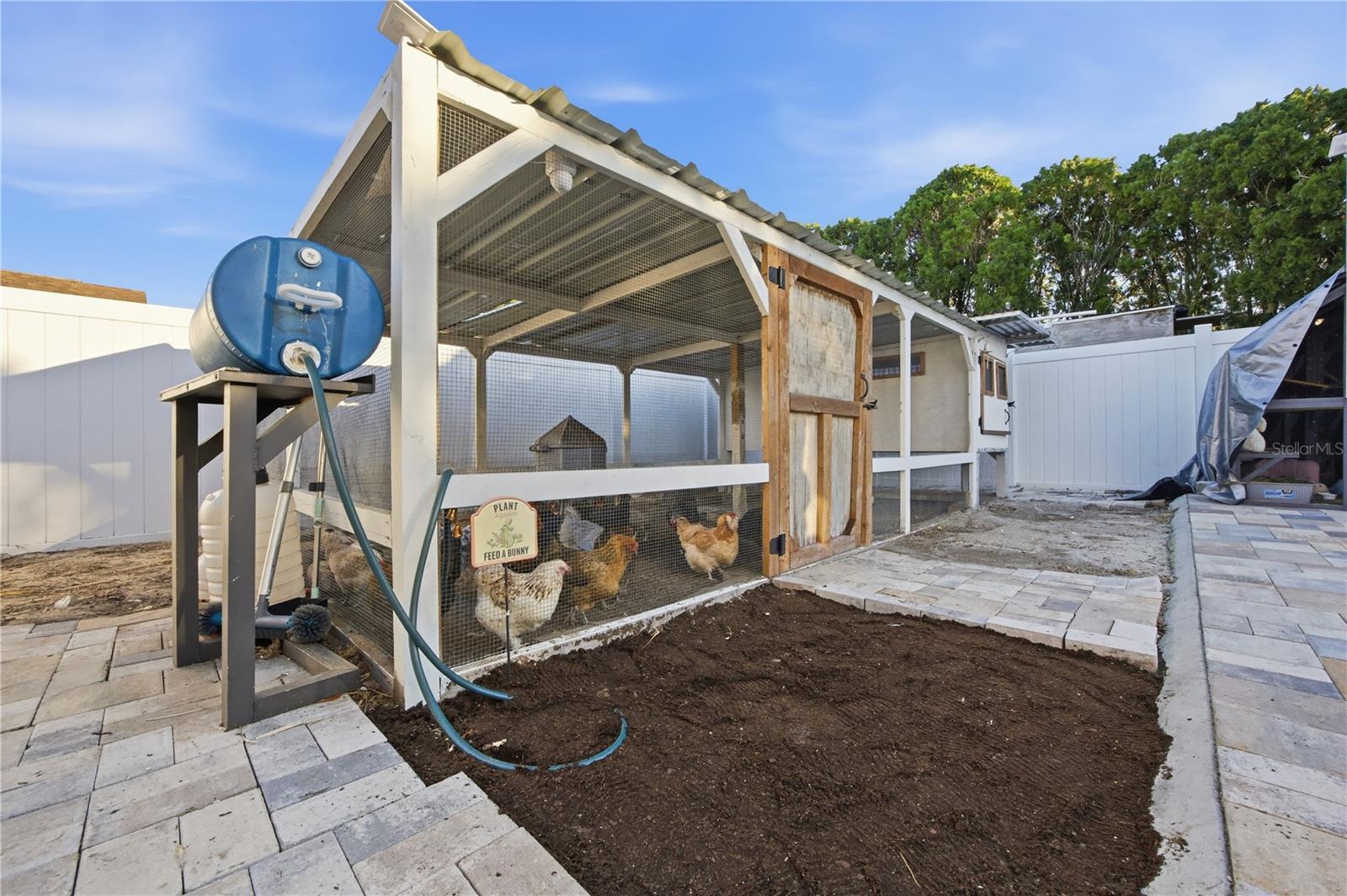 Image 26 of 36 For 6820 Larchmont Avenue