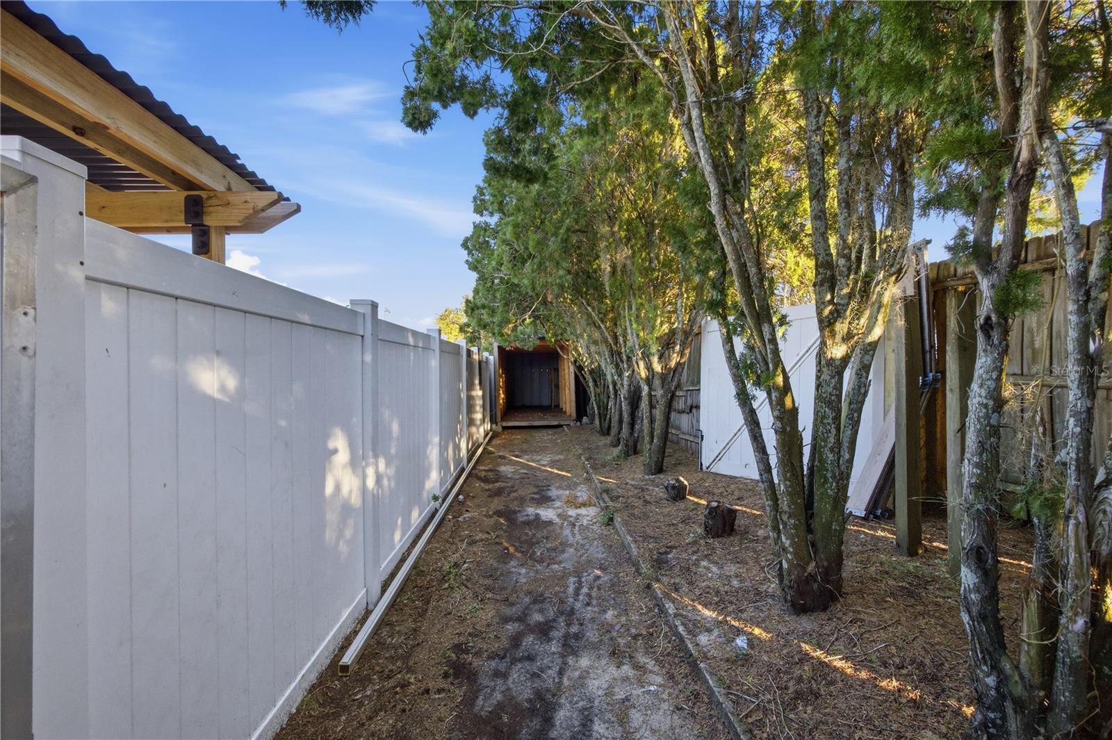 Image 29 of 36 For 6820 Larchmont Avenue