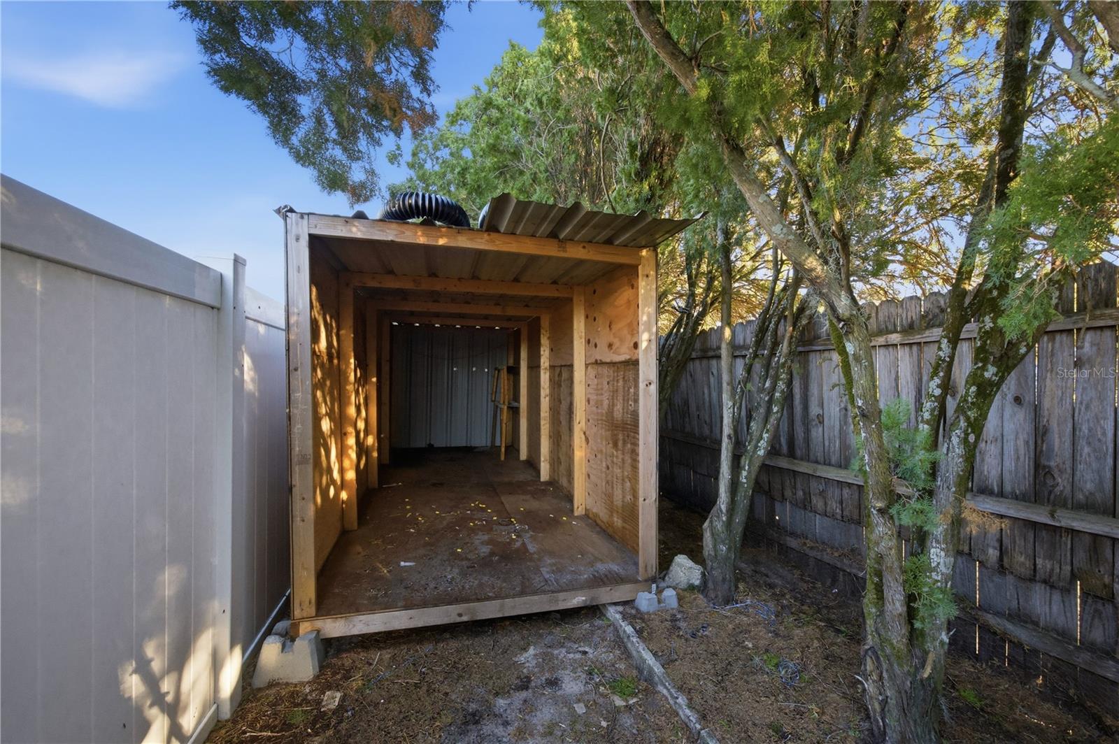 Image 30 of 36 For 6820 Larchmont Avenue