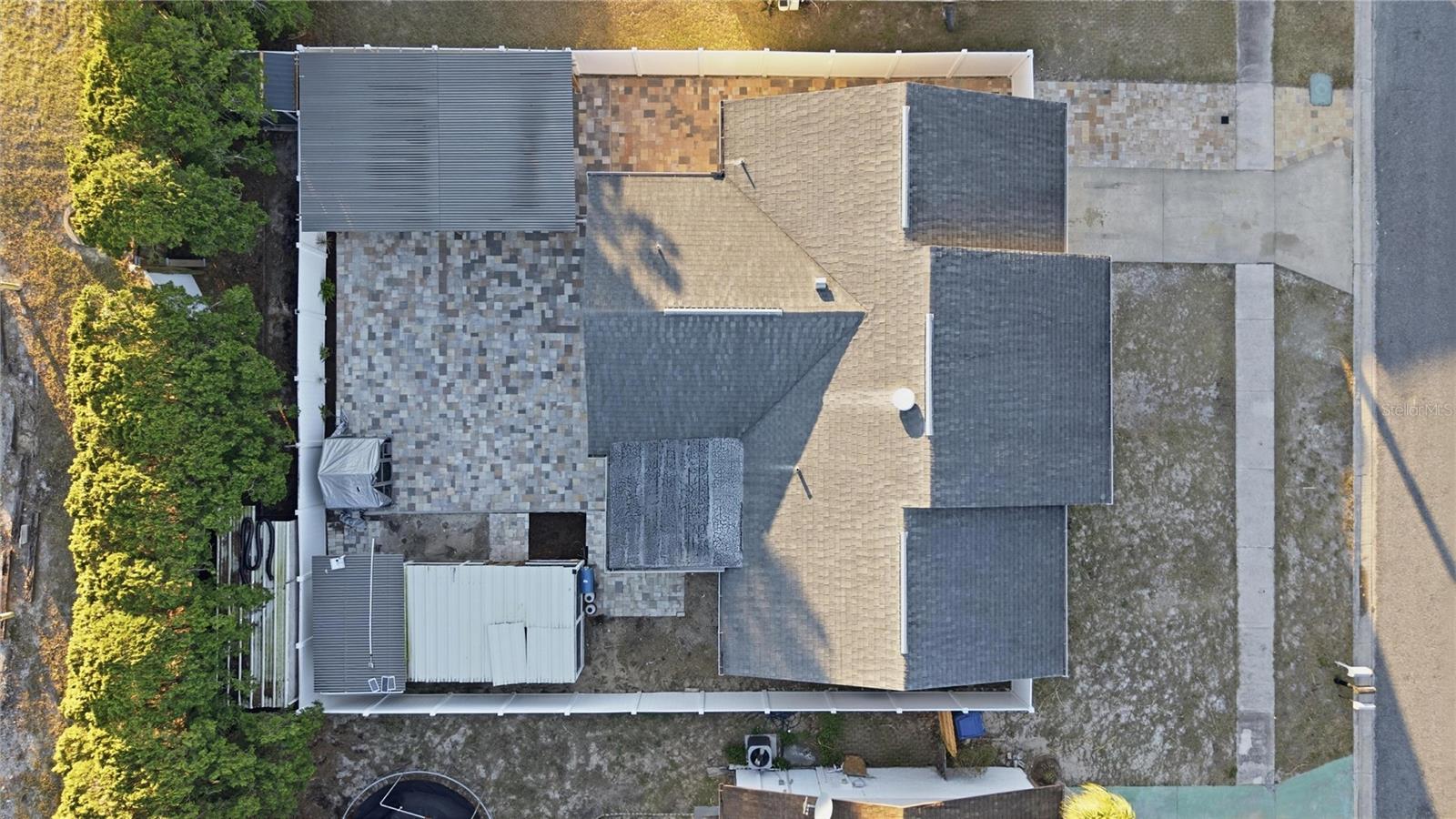 Image 31 of 36 For 6820 Larchmont Avenue