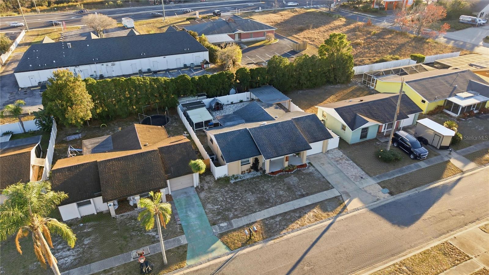 Image 33 of 36 For 6820 Larchmont Avenue