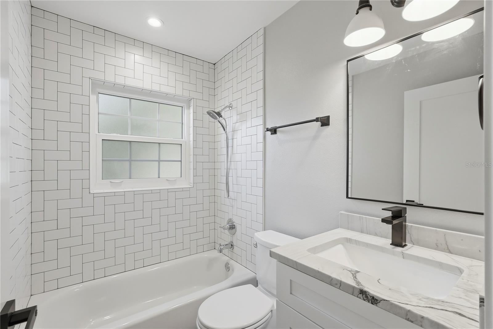 Image 23 of 45 For 845 Snell Isle Boulevard Ne