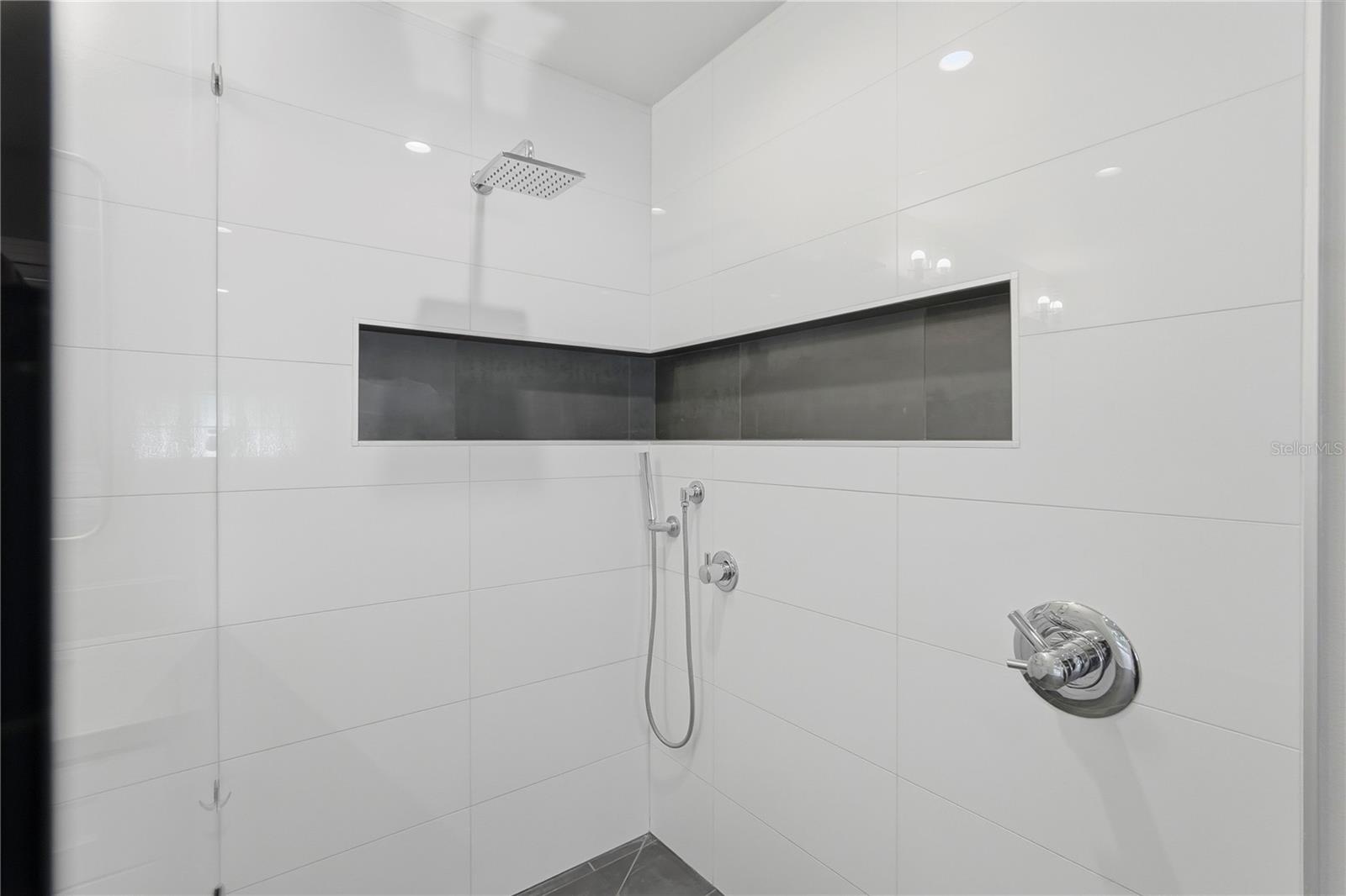 Image 31 of 45 For 845 Snell Isle Boulevard Ne