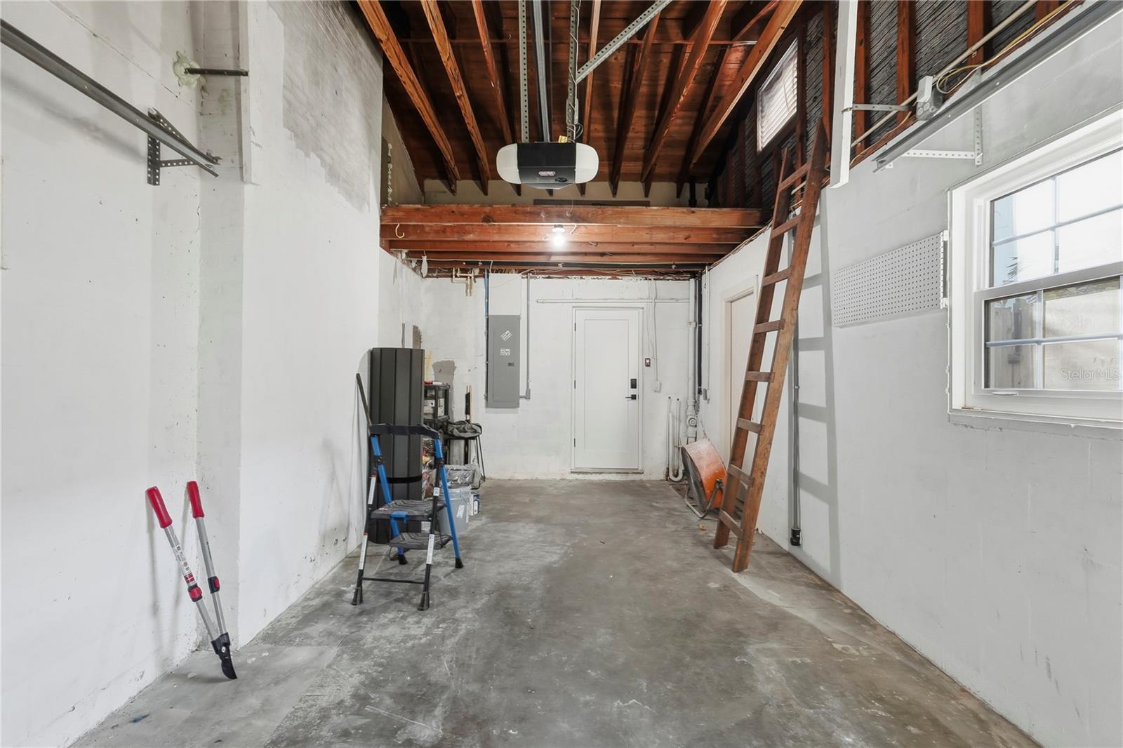 Image 36 of 45 For 845 Snell Isle Boulevard Ne