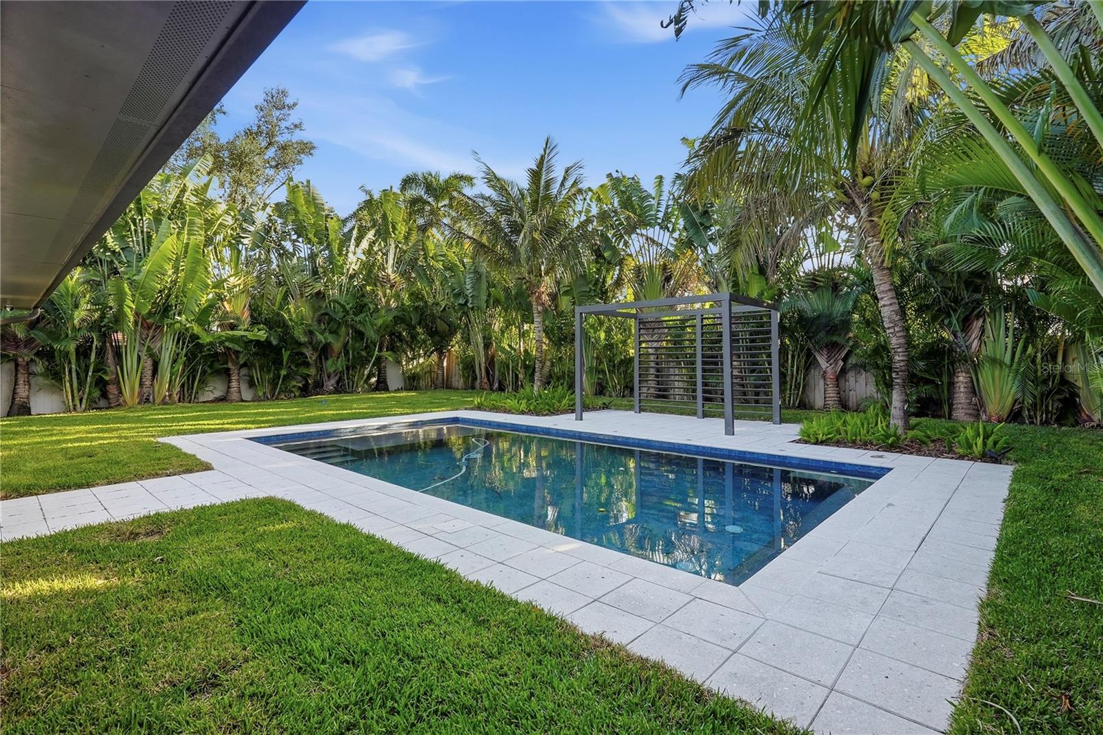 Image 37 of 45 For 845 Snell Isle Boulevard Ne