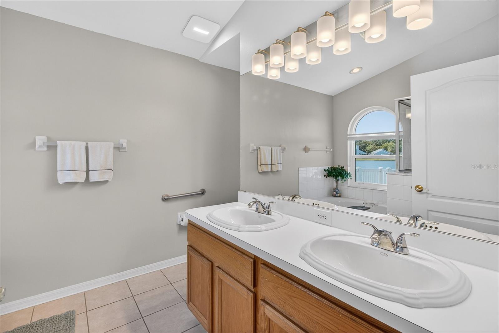 Image 19 of 35 For 8621 Manassas Road