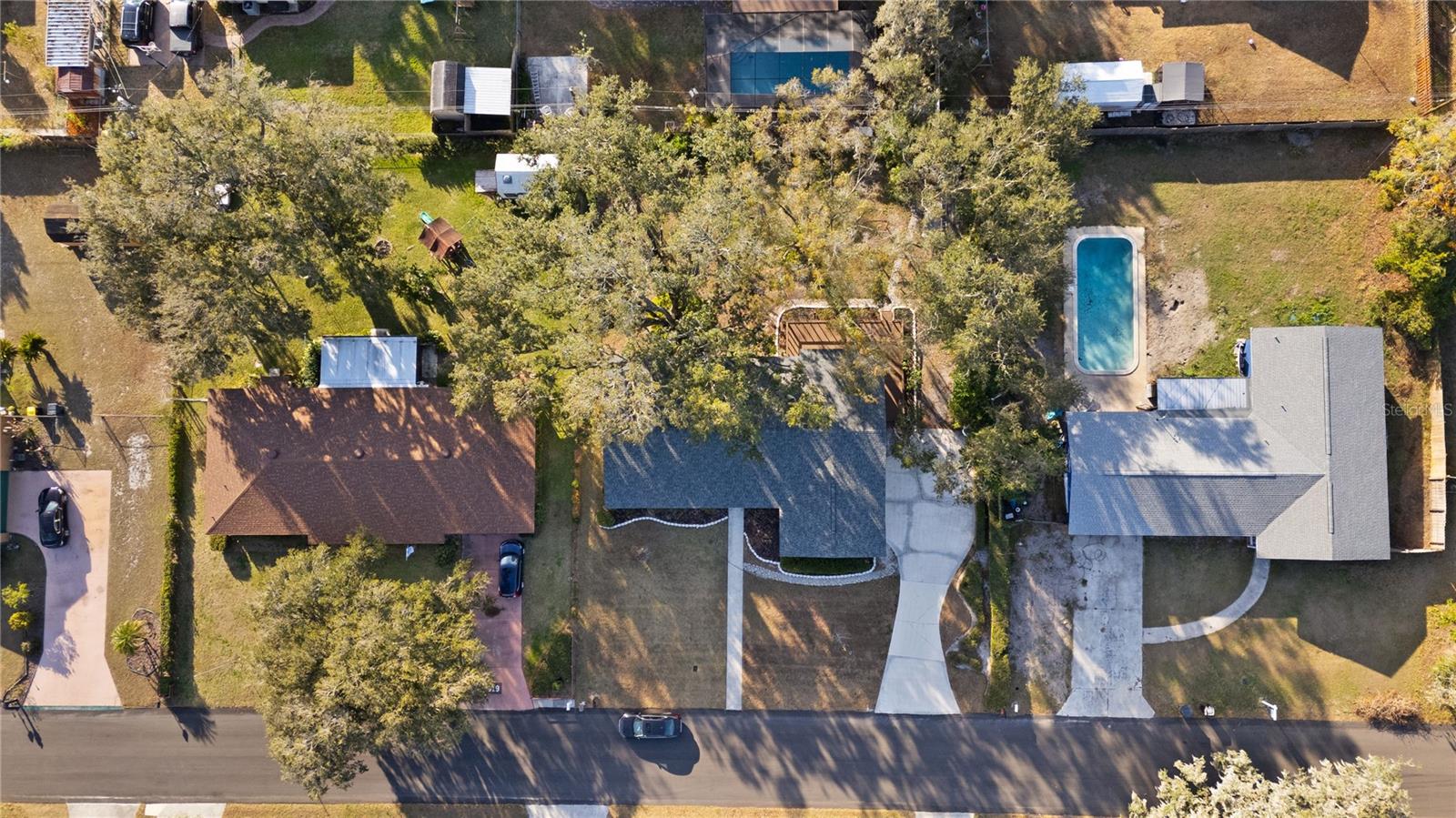 Image 27 of 30 For 4915 Whiteoak Drive E