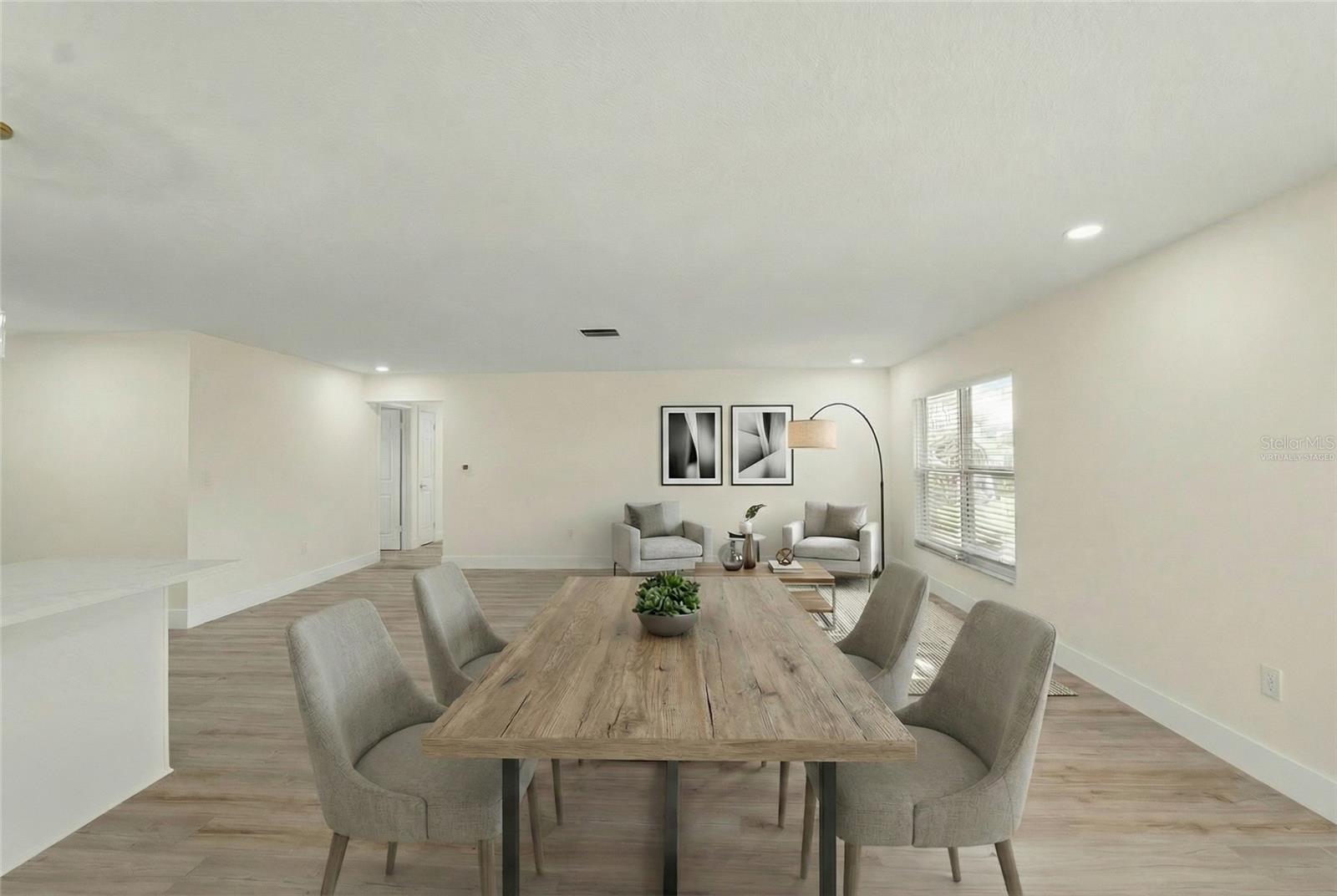 Image 7 of 30 For 4915 Whiteoak Drive E