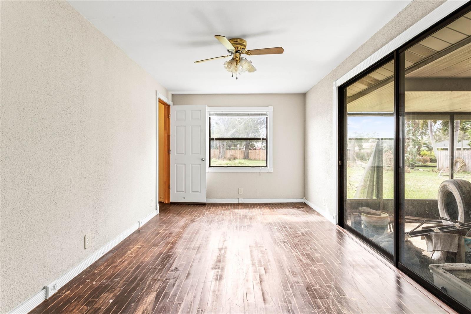 Image 10 of 22 For 4402 Lancaster Street