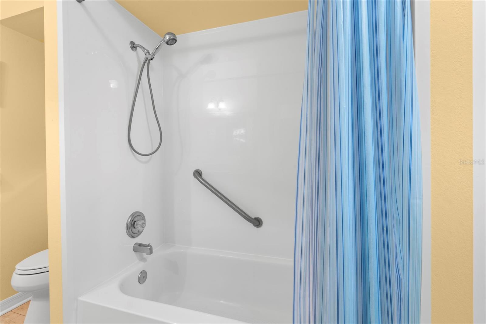 Image 25 of 41 For 1013 Caravel Court