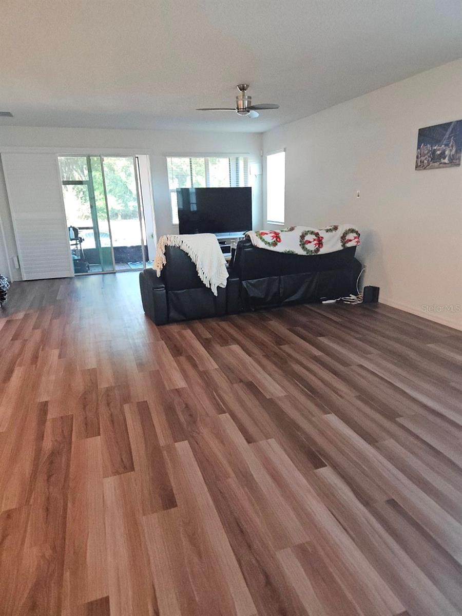 Image 2 of 10 For 404 Darcy Bluff Place