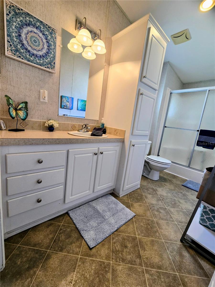 Image 21 of 56 For 6306 Wealthy Lane