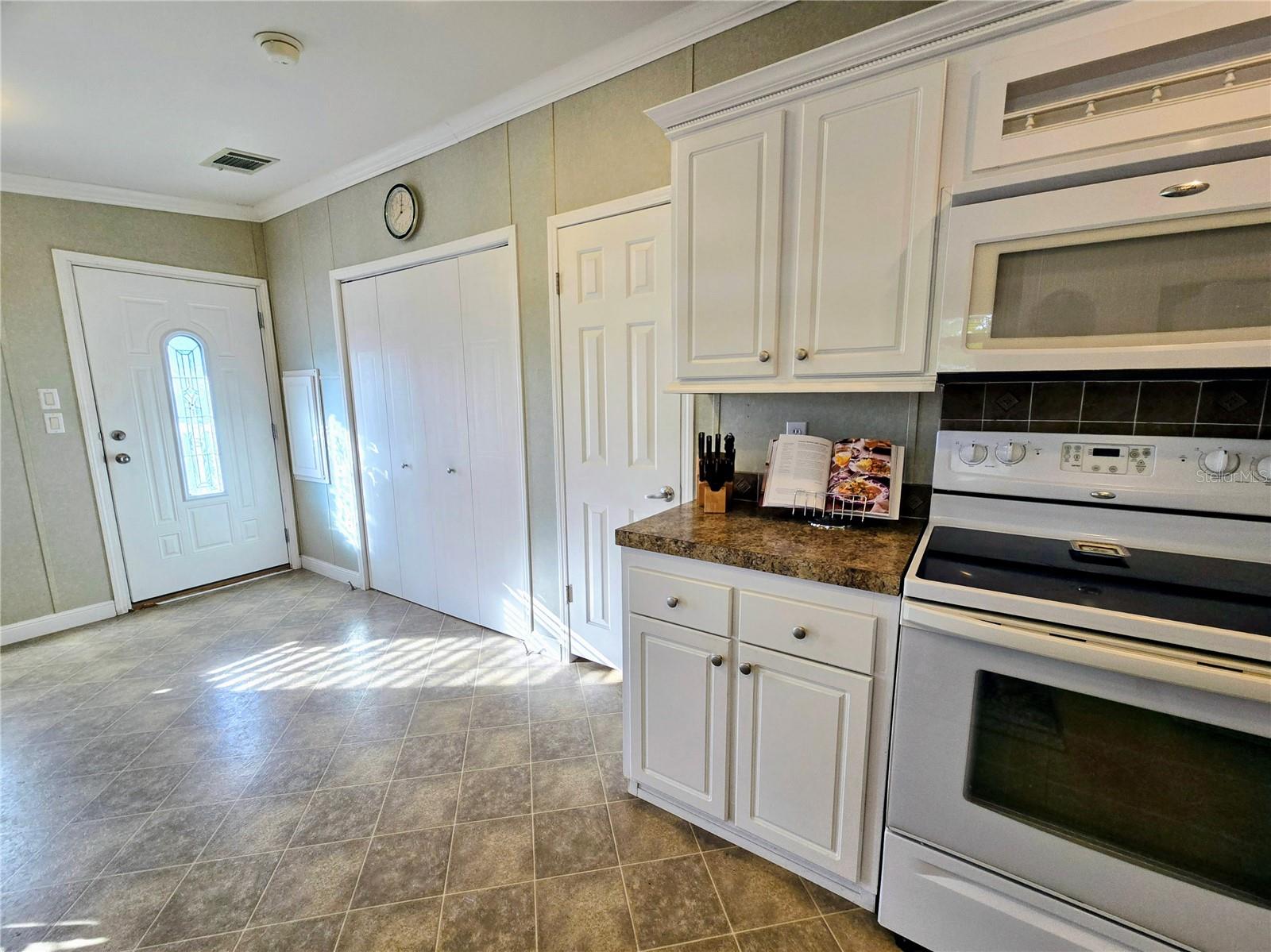 Image 29 of 56 For 6306 Wealthy Lane