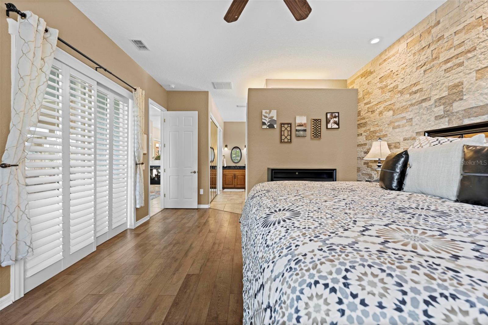 Image 26 of 56 For 15198 Surrey Bend