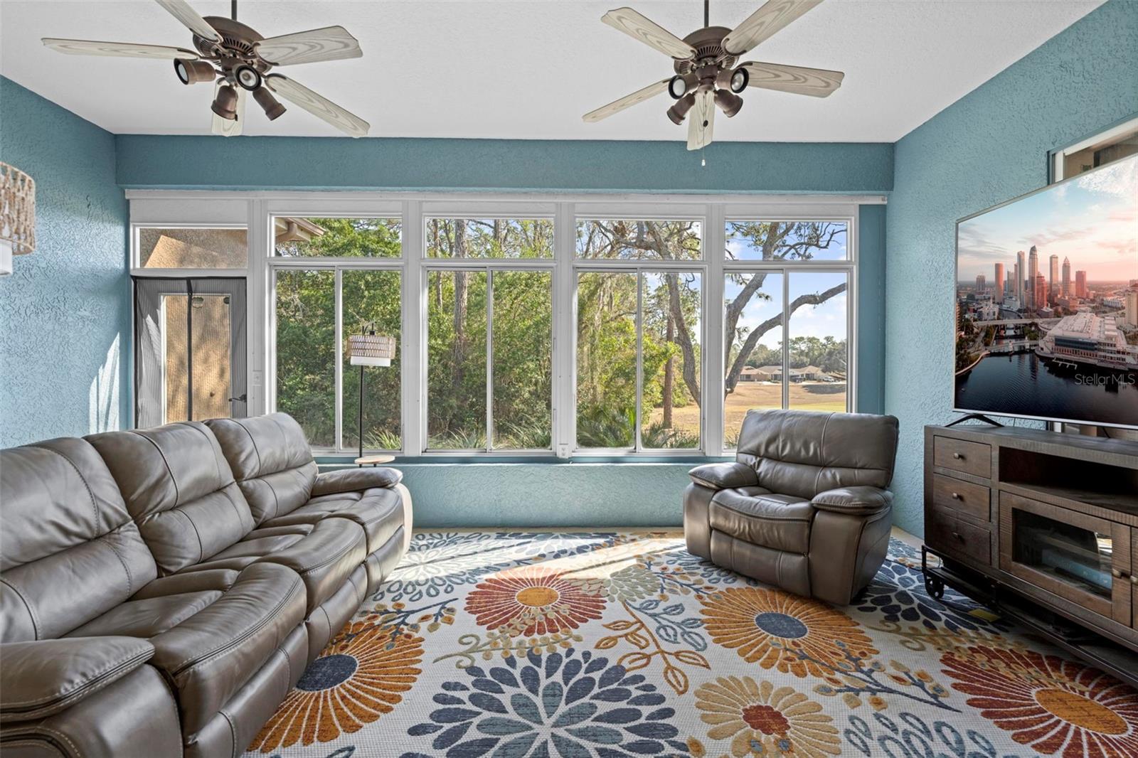 Image 32 of 56 For 15198 Surrey Bend