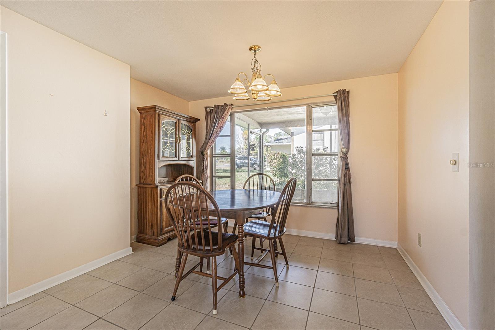 Image 5 of 27 For 1300 Michigan Boulevard