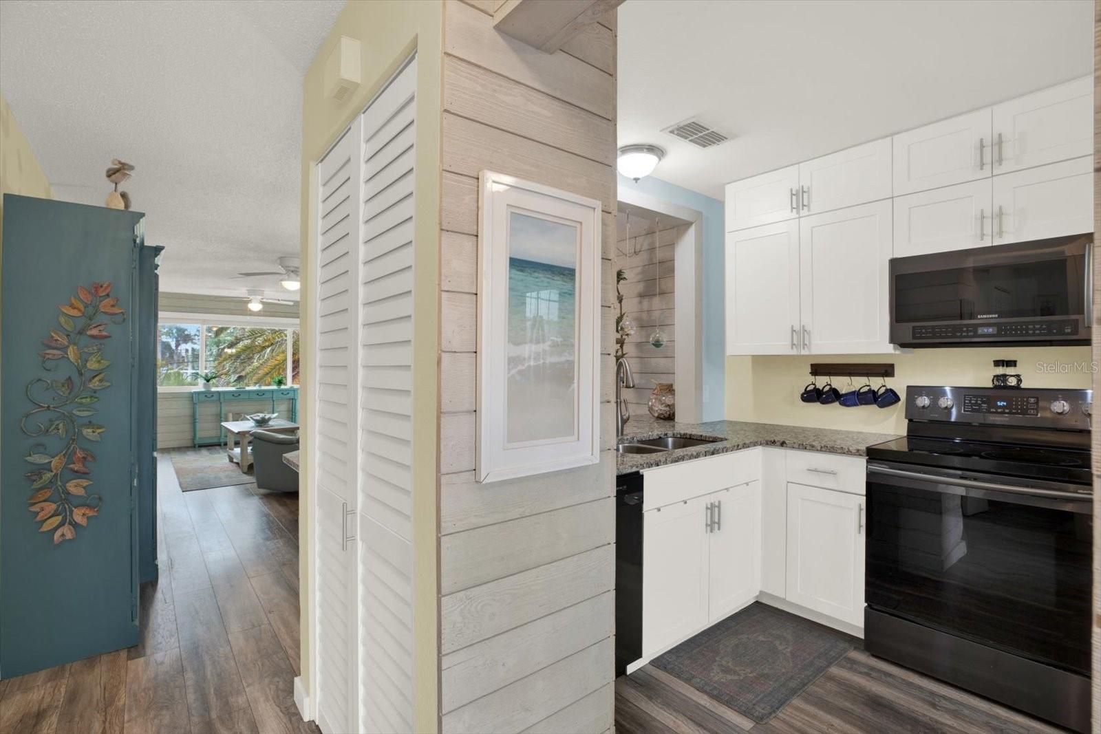 Image 7 of 20 For 4909 Gulf Drive 6b