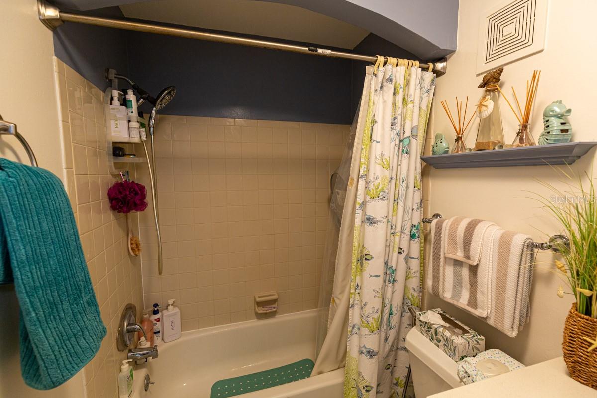 Image 7 of 15 For 9834 87th Street