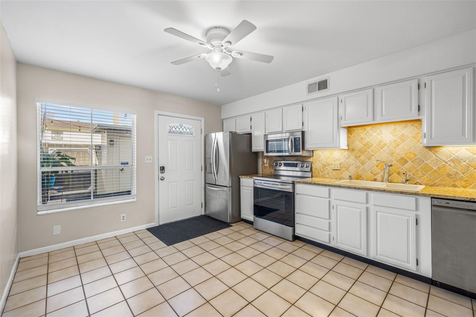 Image 11 of 49 For 4311 La Vera Court