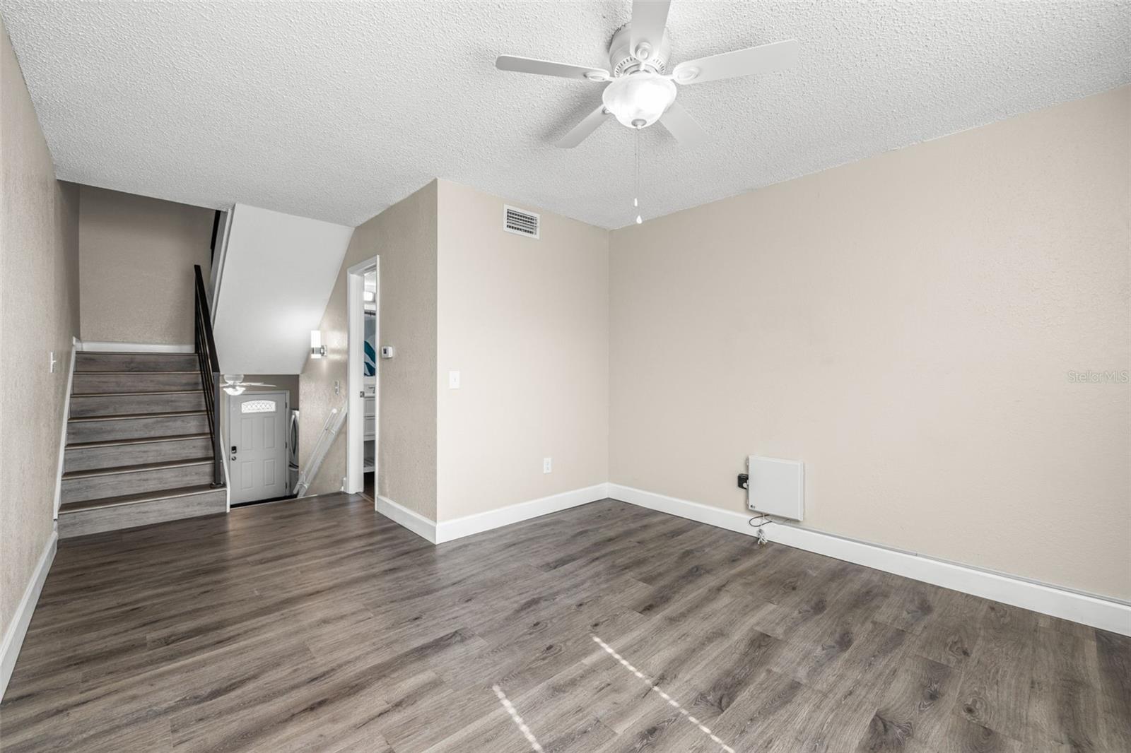 Image 7 of 49 For 4311 La Vera Court