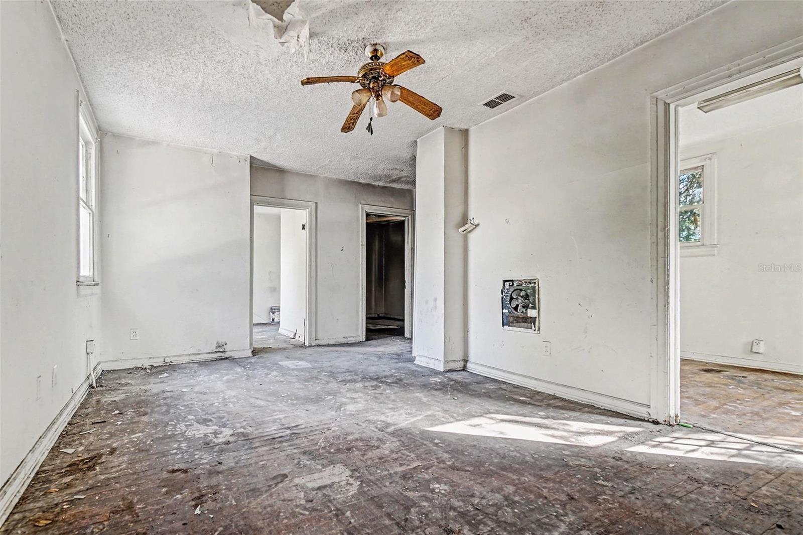 Image 5 of 12 For 3317 Laura Street