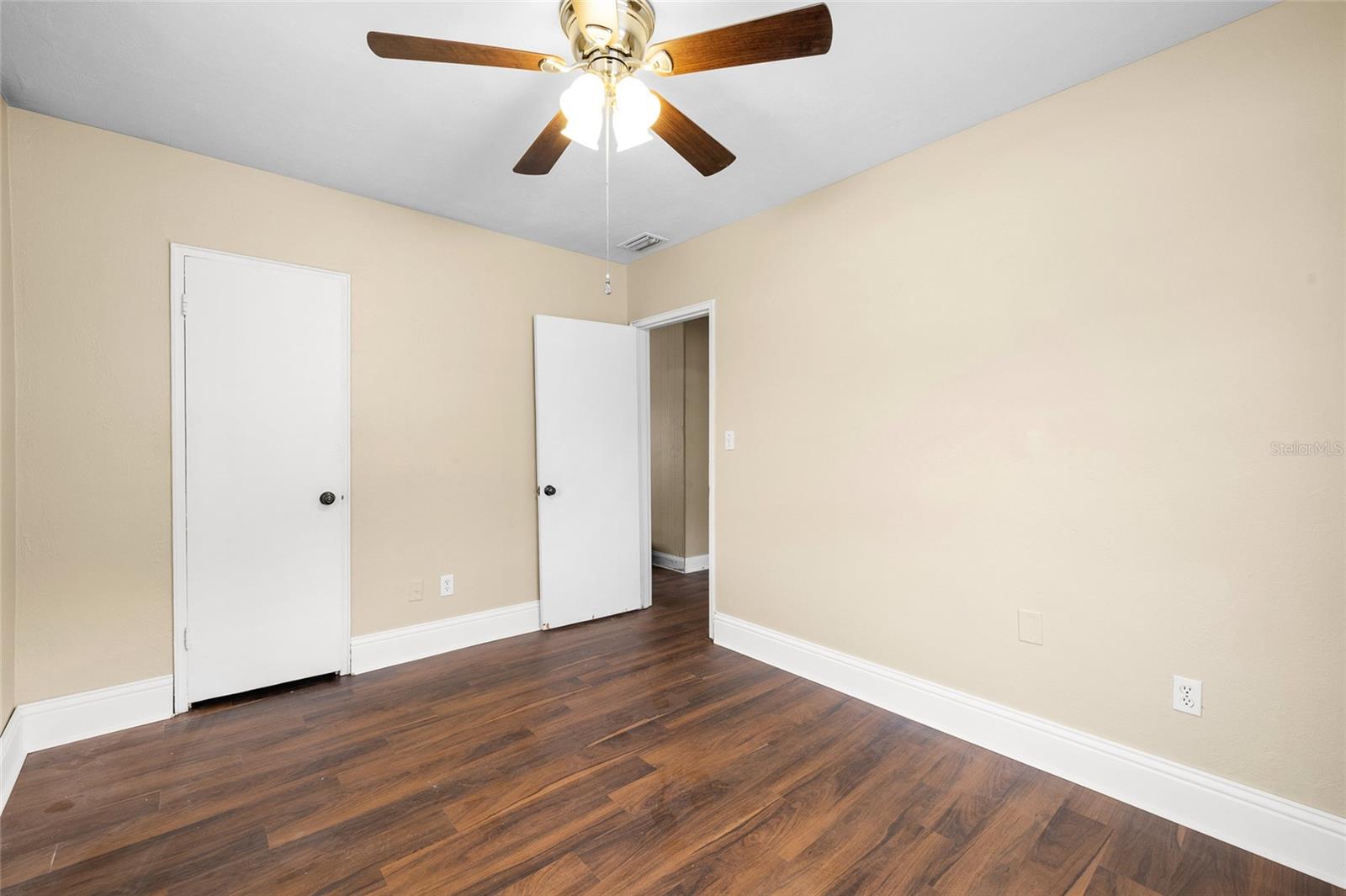 Image 15 of 34 For 3904 Clark Avenue