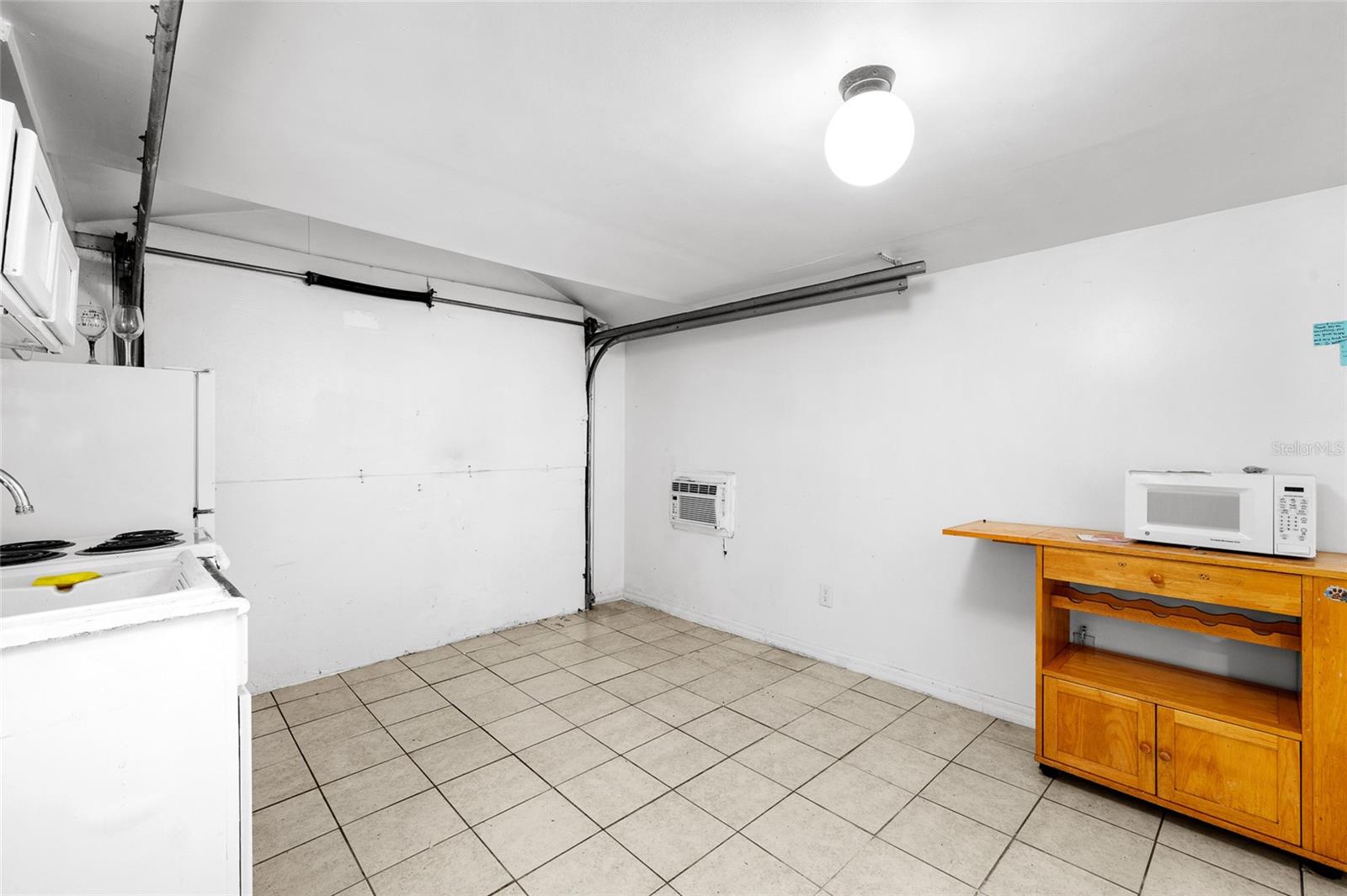 Image 18 of 34 For 3904 Clark Avenue