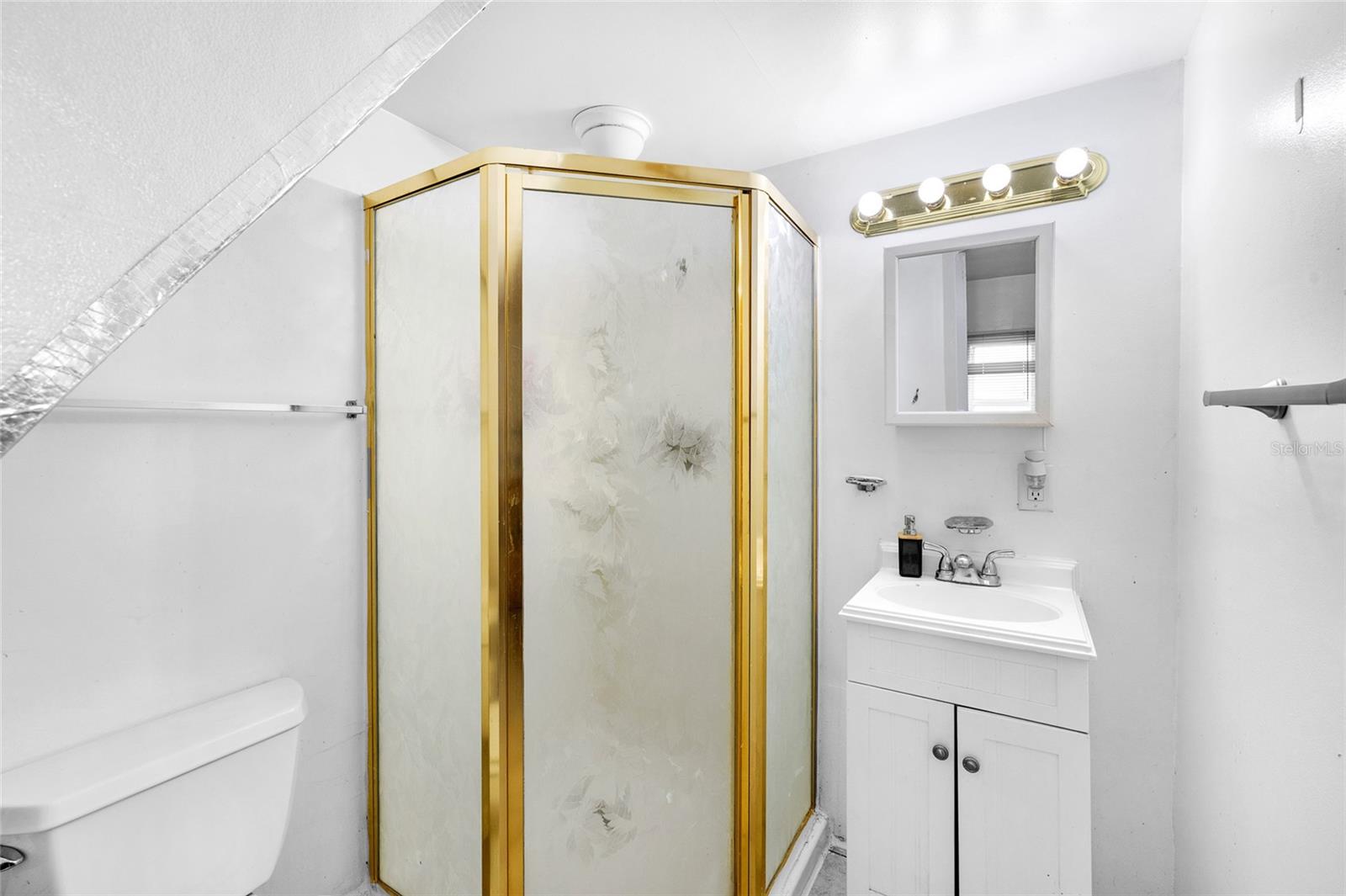 Image 20 of 34 For 3904 Clark Avenue