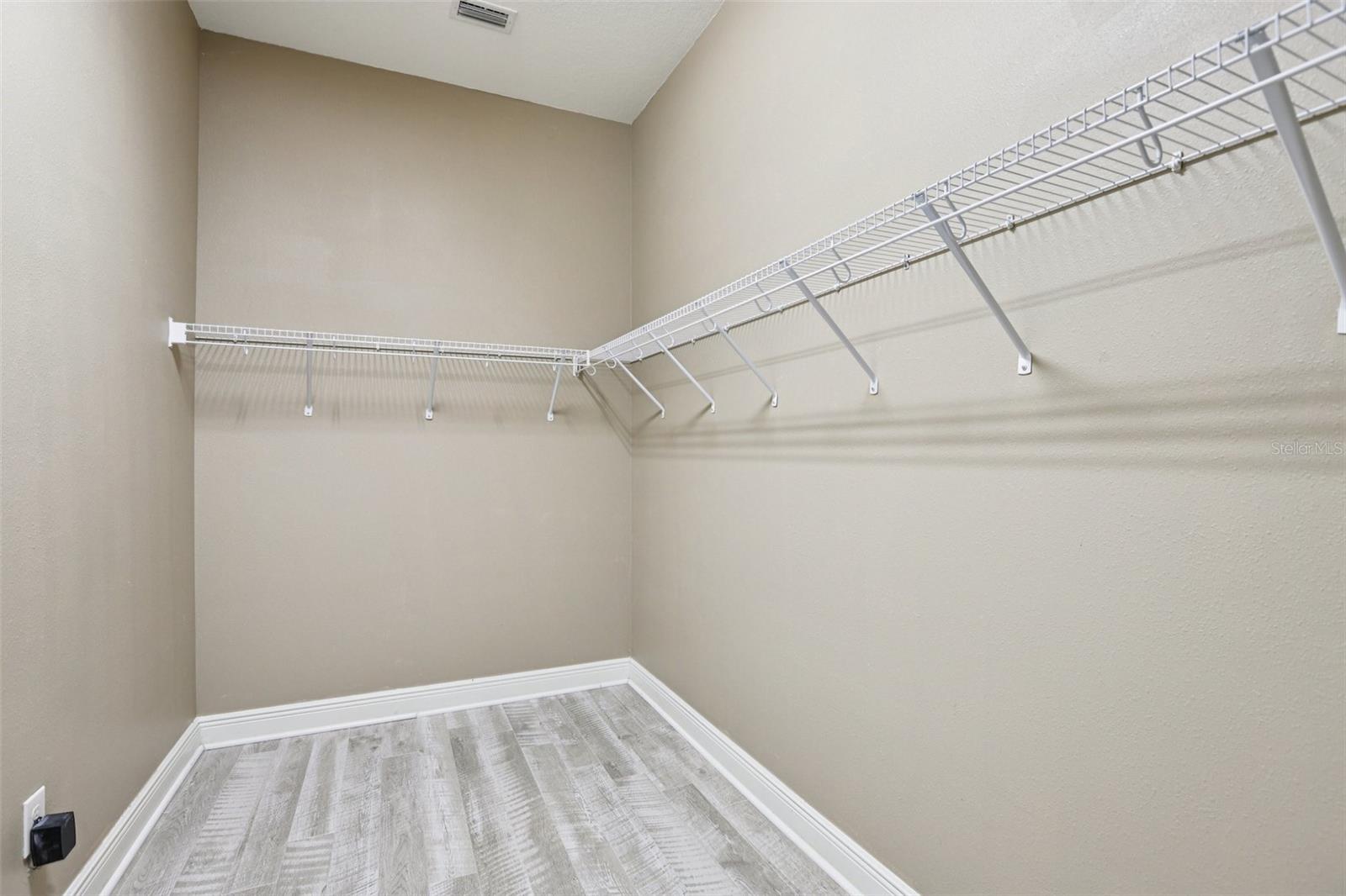 Image 21 of 32 For 221 Sunset Crest Court