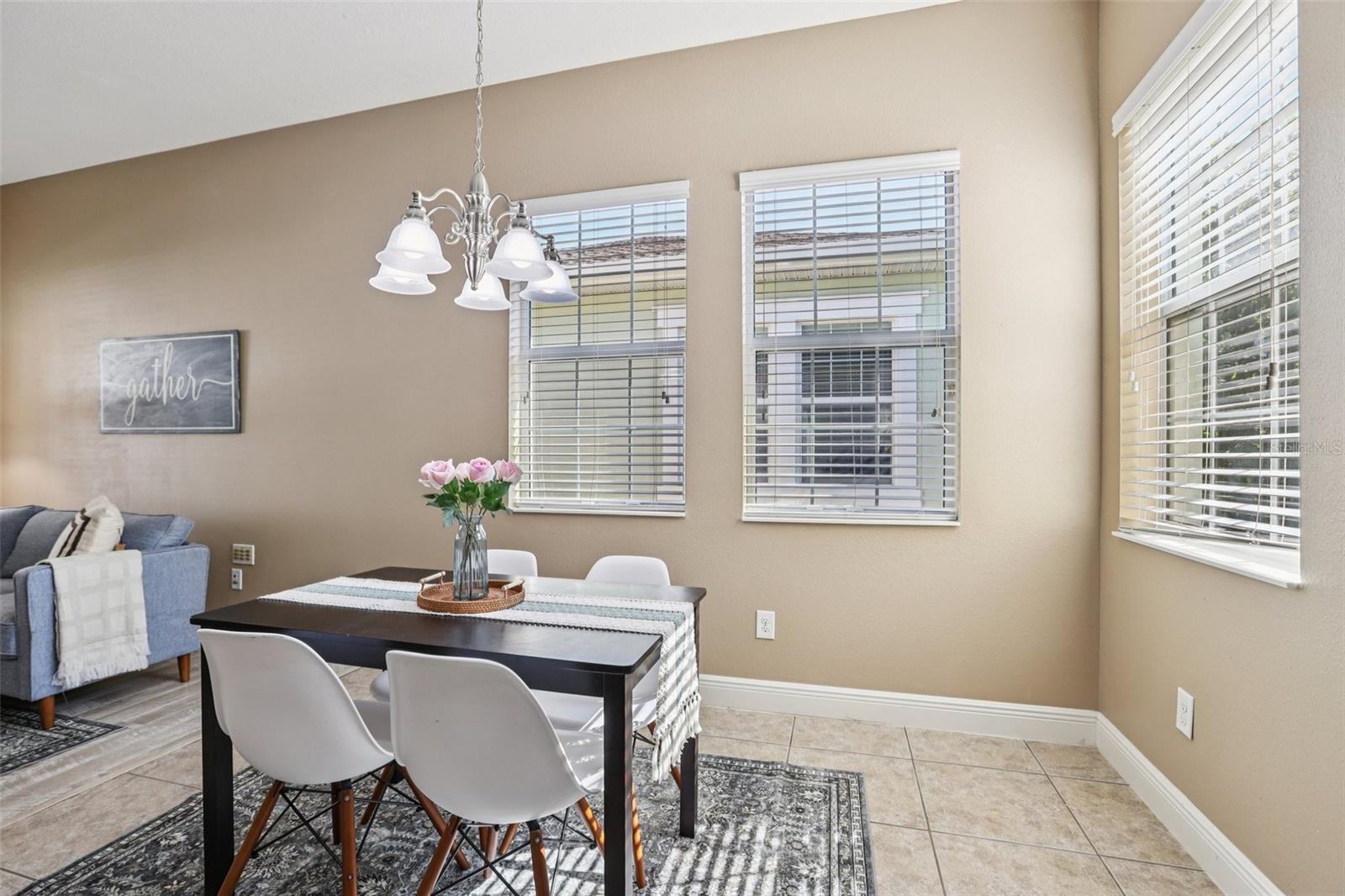 Image 7 of 32 For 221 Sunset Crest Court