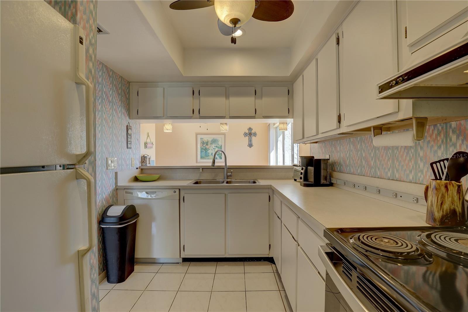 Image 14 of 40 For 428 Windrush Bay Drive