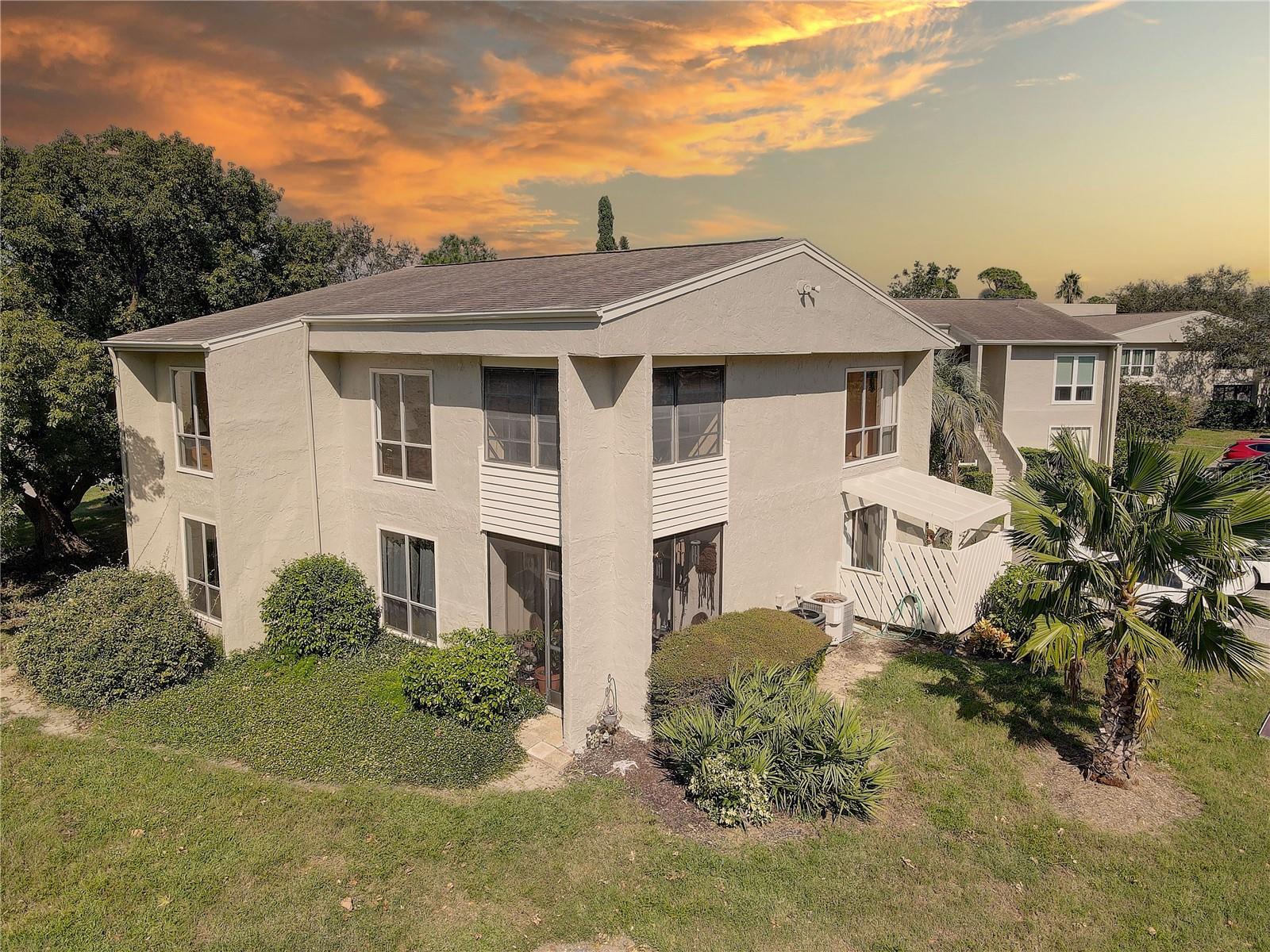 Image 5 of 40 For 428 Windrush Bay Drive