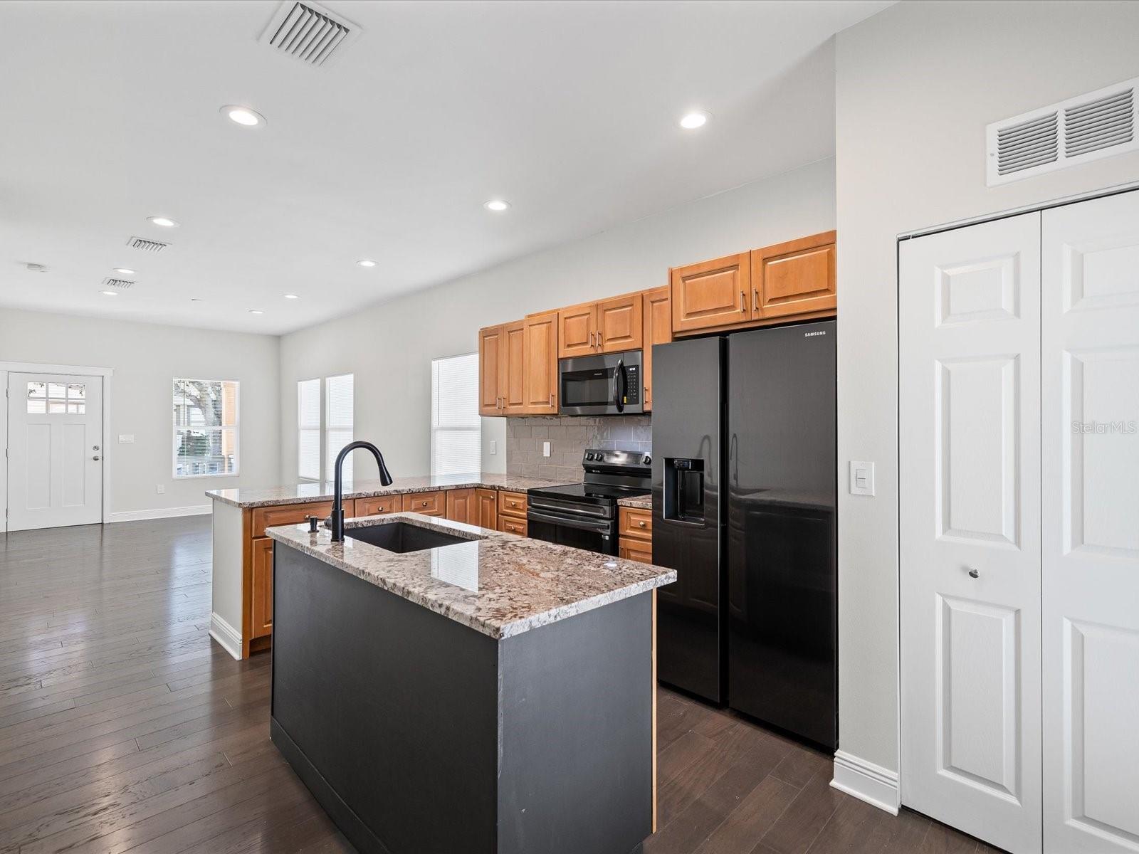 Image 17 of 65 For 2107 Cherry Street