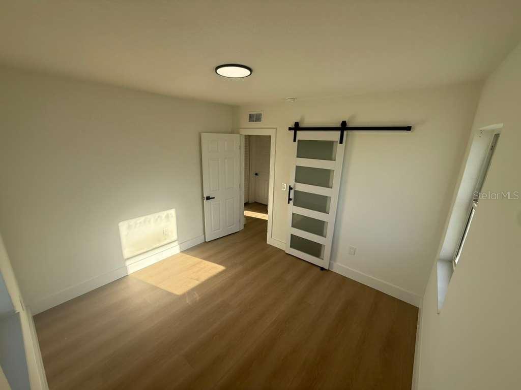 Image 7 of 10 For 18015 2nd Street E