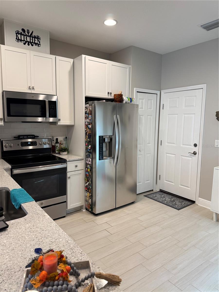 Image 7 of 15 For 29955 Southwell Lane