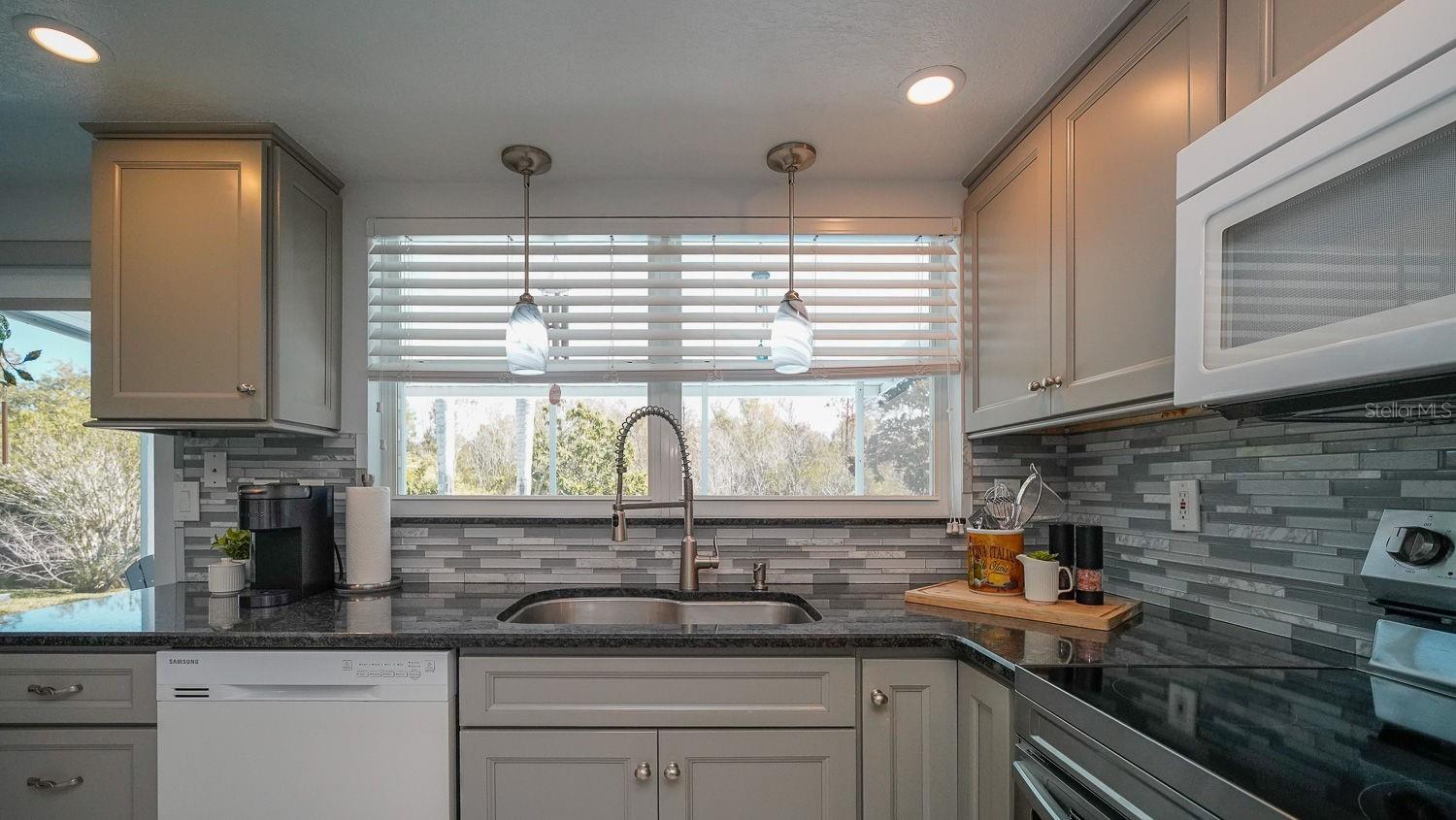 Image 28 of 72 For 12200 Silk Oak Lane