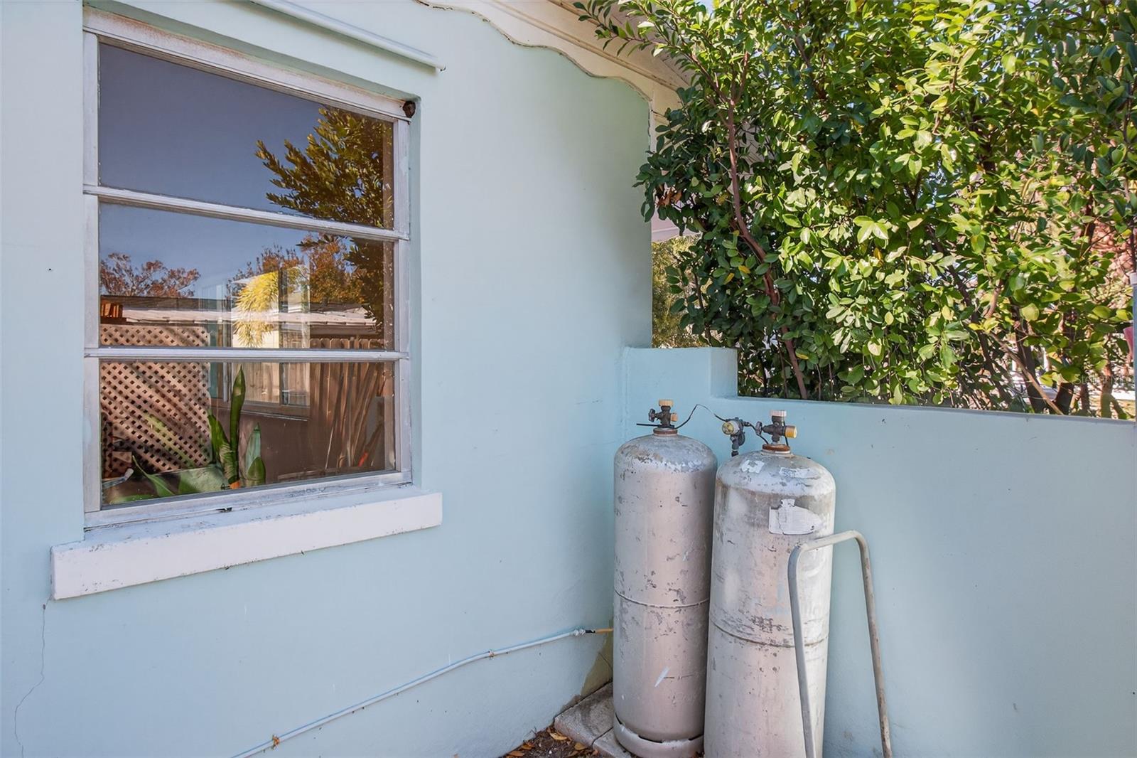 Image 17 of 35 For 6372 4th Avenue S