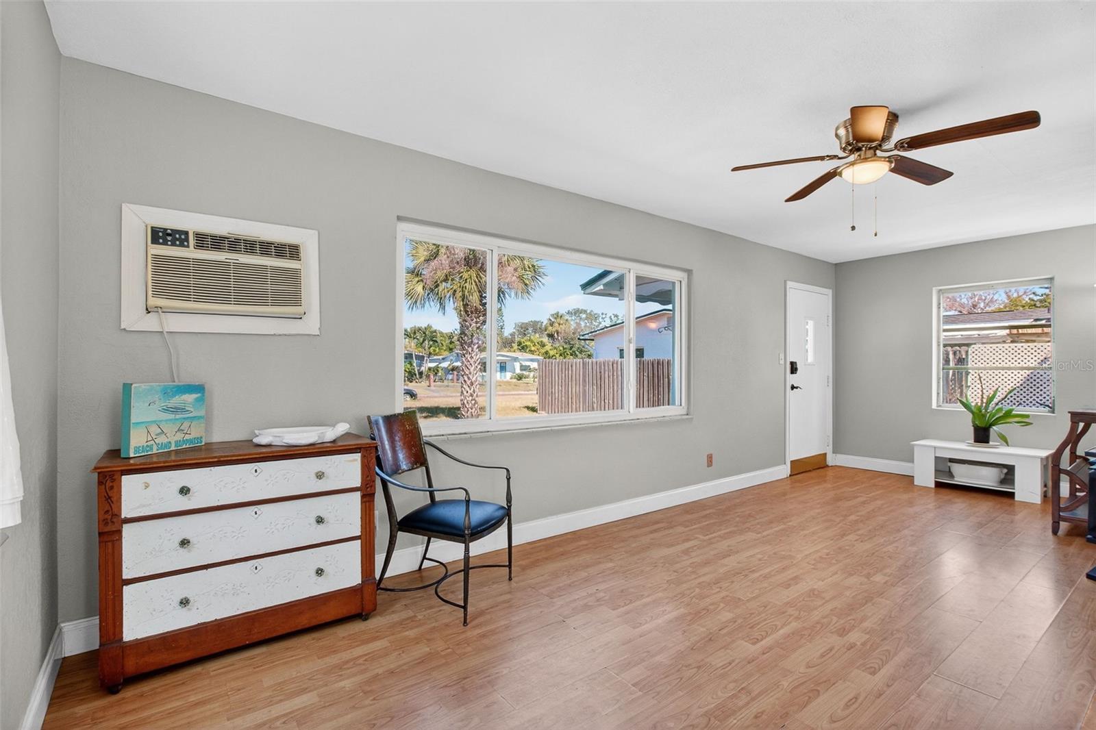 Image 3 of 35 For 6372 4th Avenue S