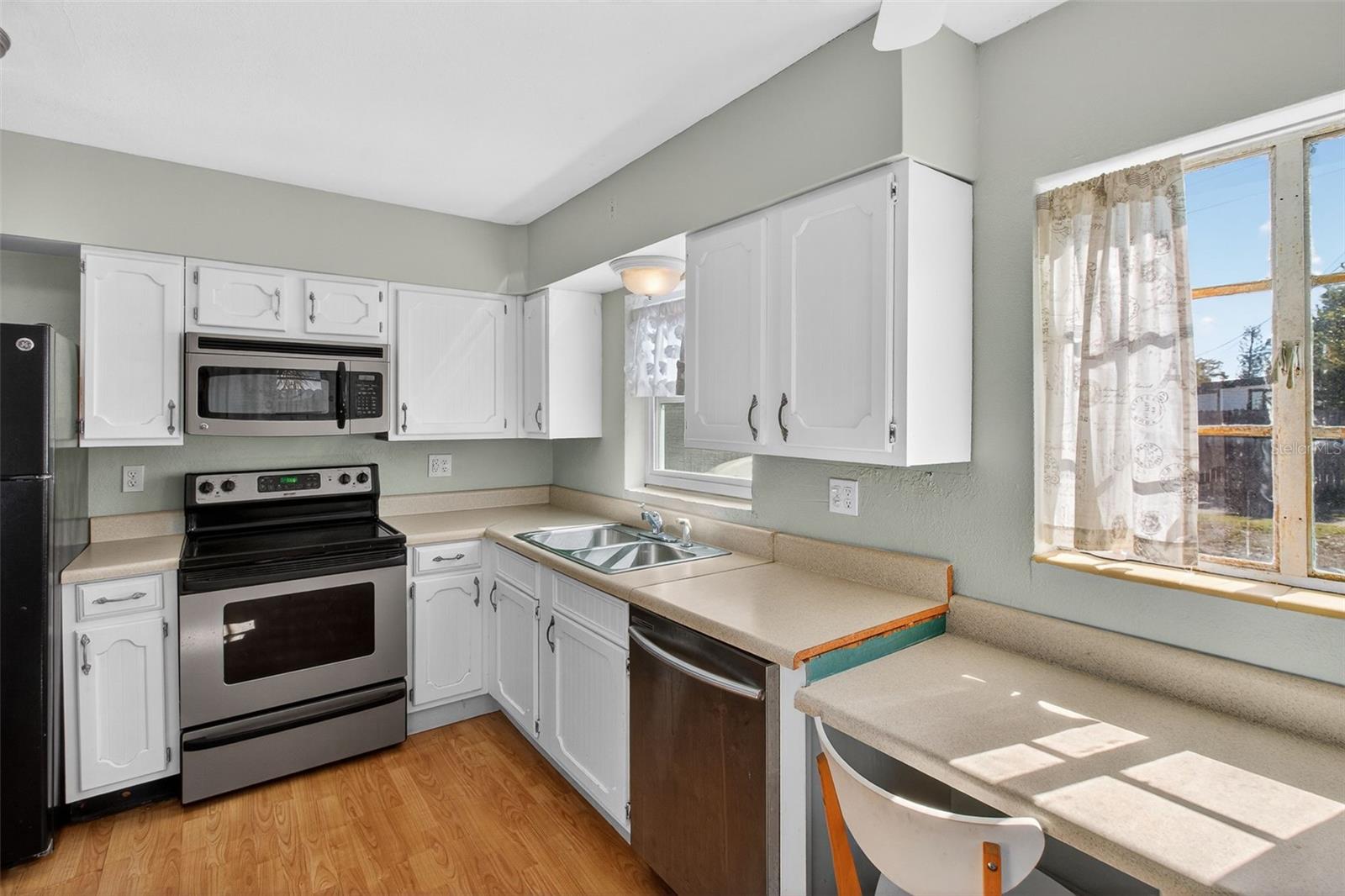 Image 7 of 35 For 6372 4th Avenue S