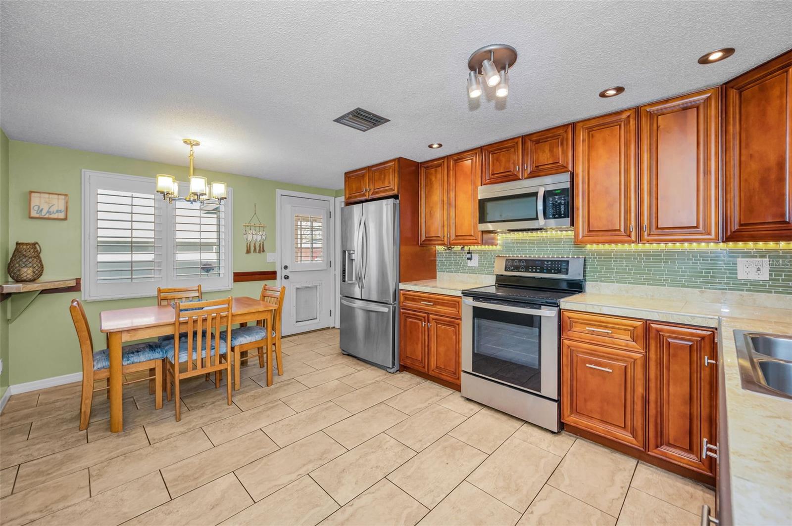 Image 19 of 67 For 1000 Crane Court