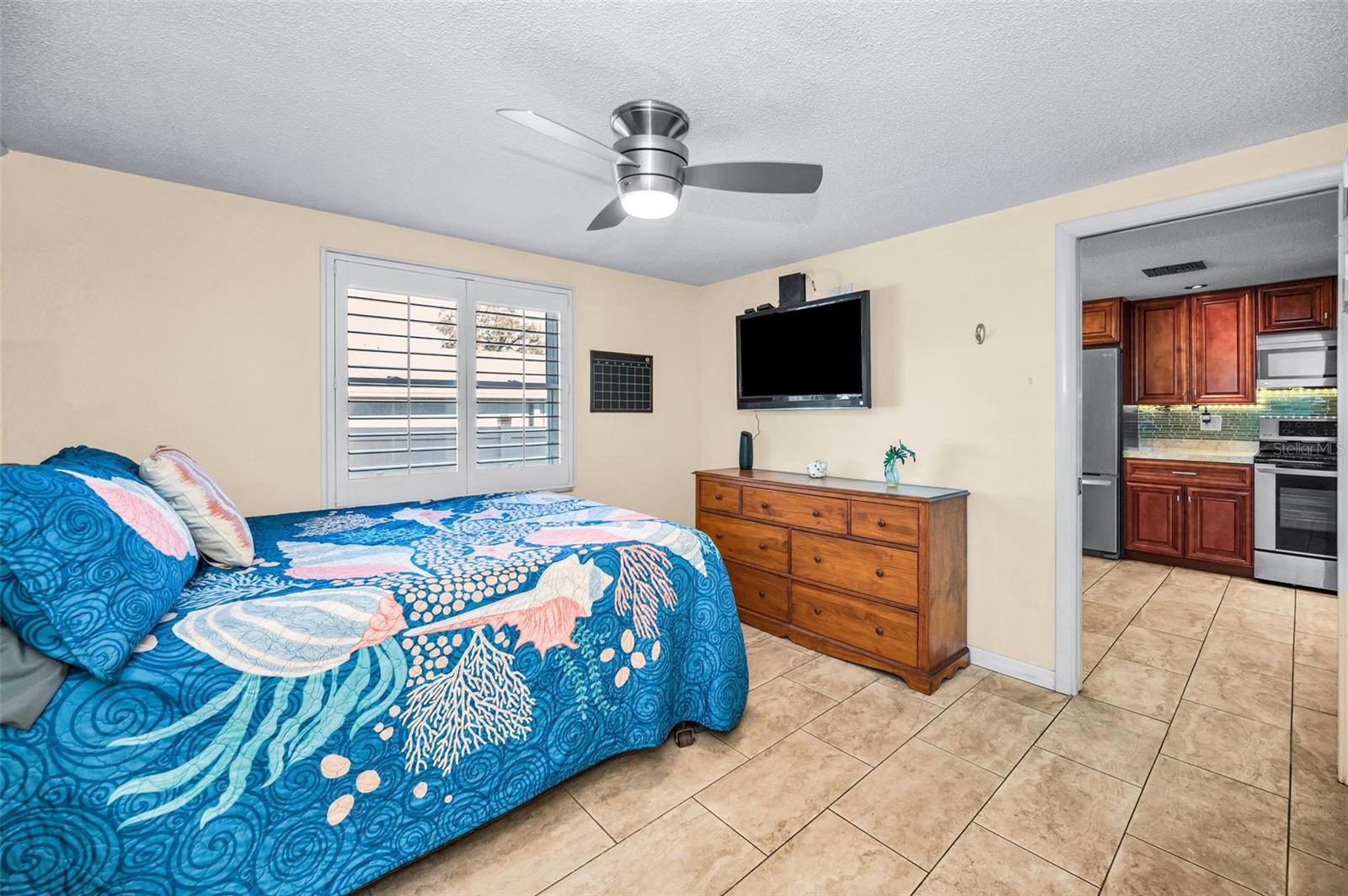 Image 24 of 67 For 1000 Crane Court