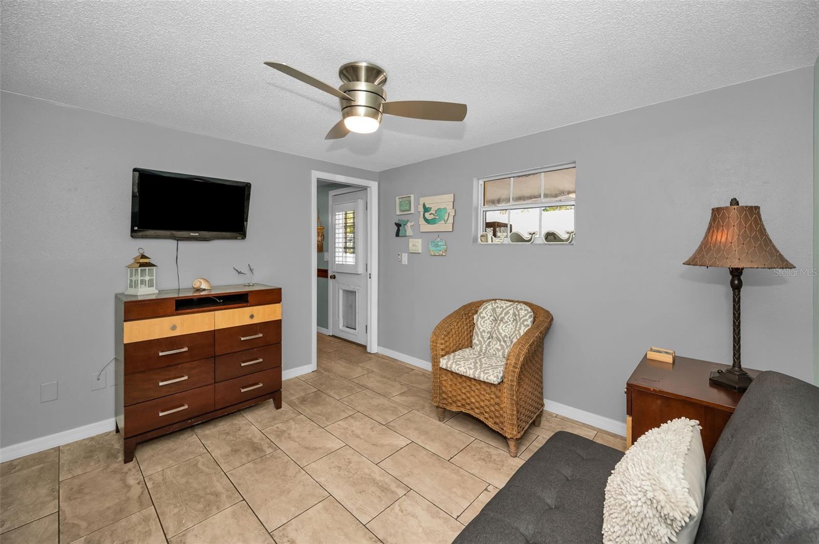 Image 29 of 67 For 1000 Crane Court