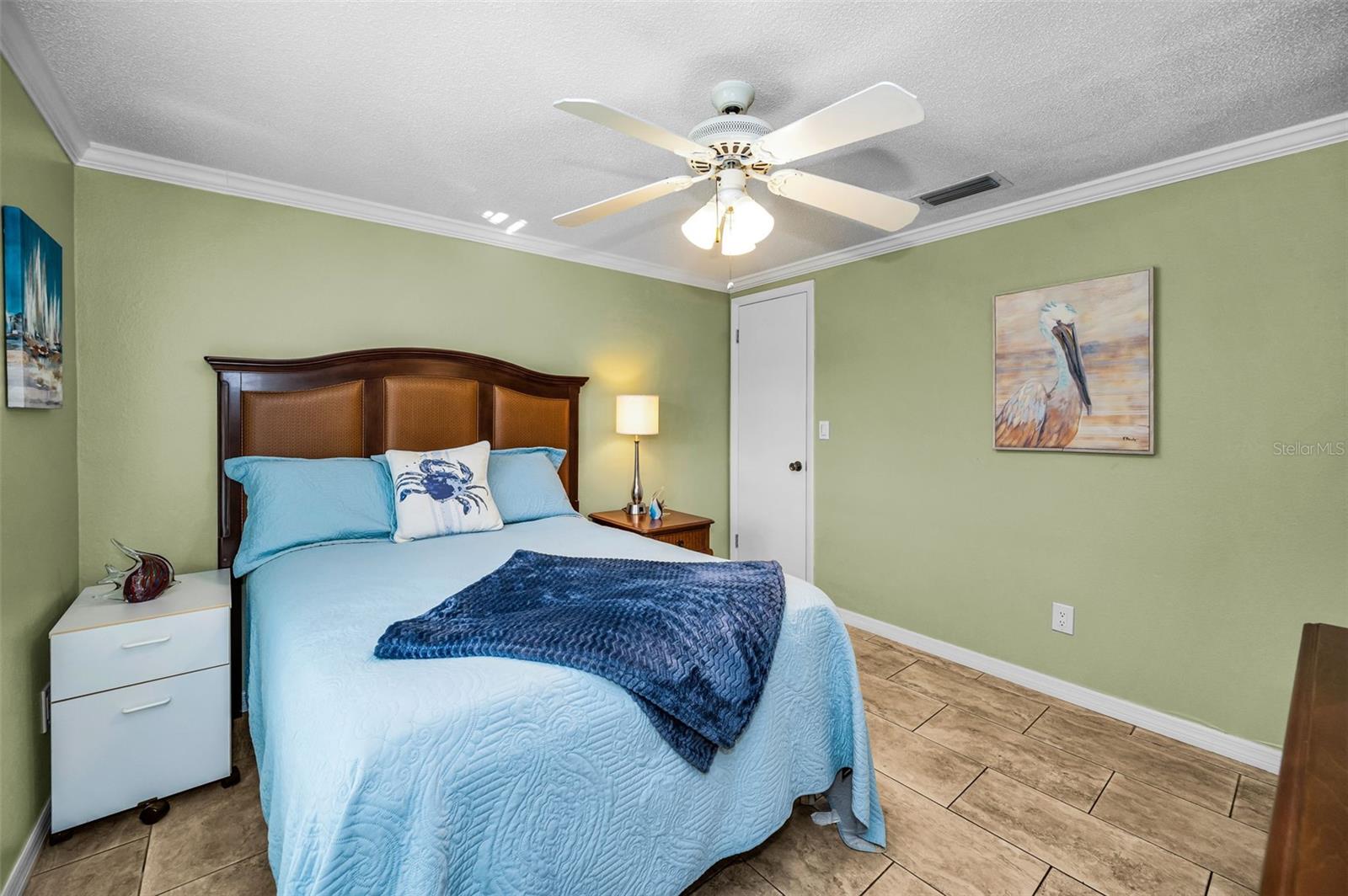 Image 34 of 67 For 1000 Crane Court