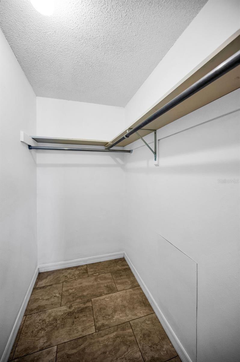 Image 36 of 67 For 1000 Crane Court