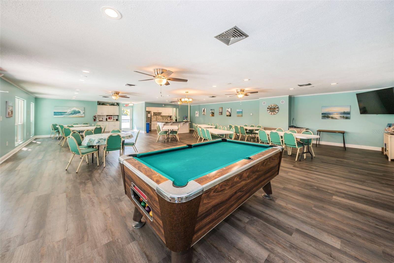 Image 54 of 67 For 1000 Crane Court