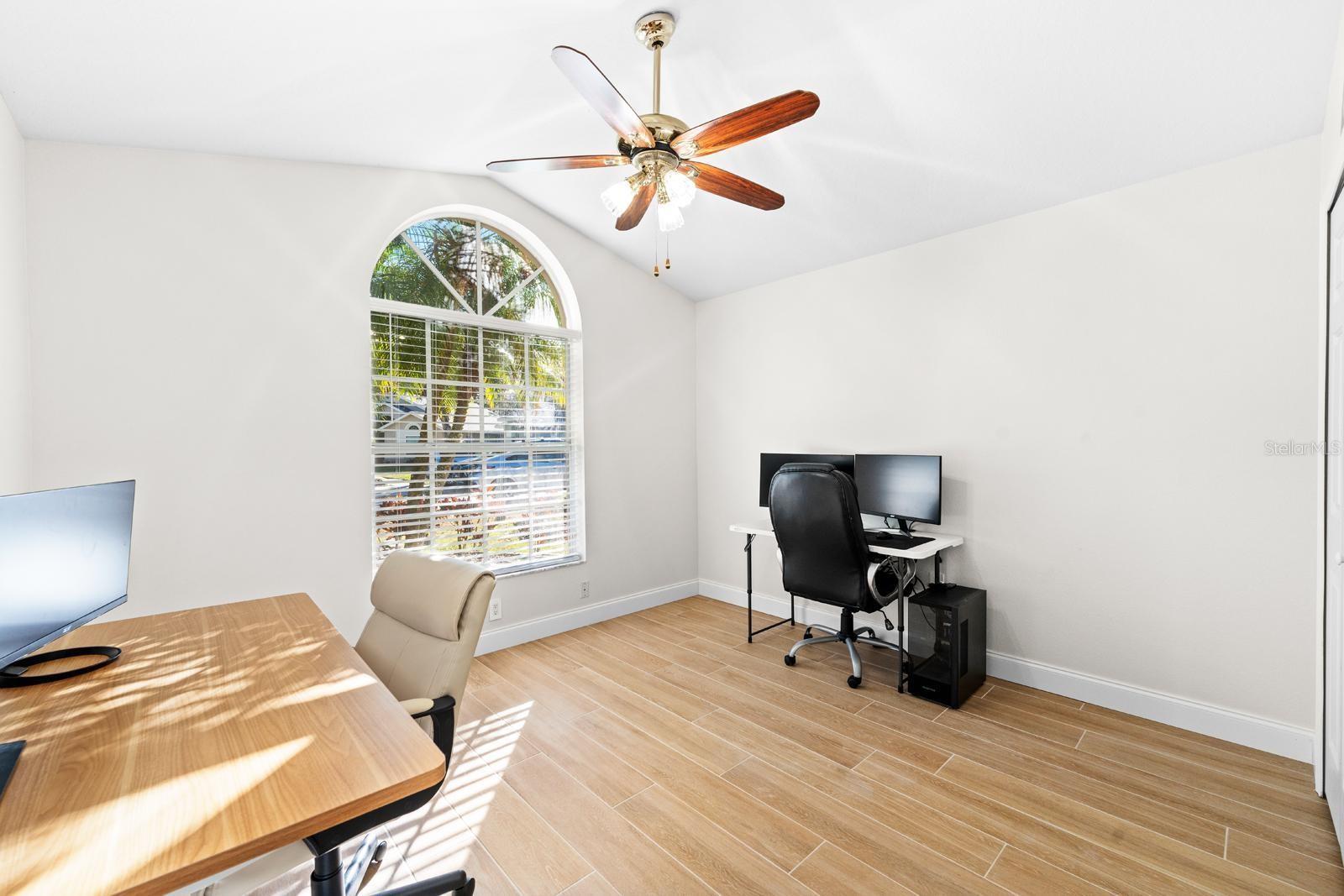 Image 18 of 43 For 5825 Hawkwood Court