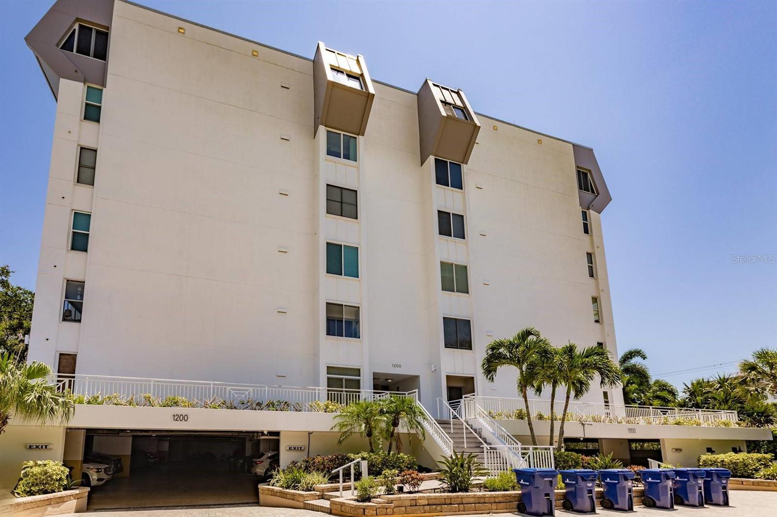 Image 2 of 32 For 1200 Peppertree Lane 402