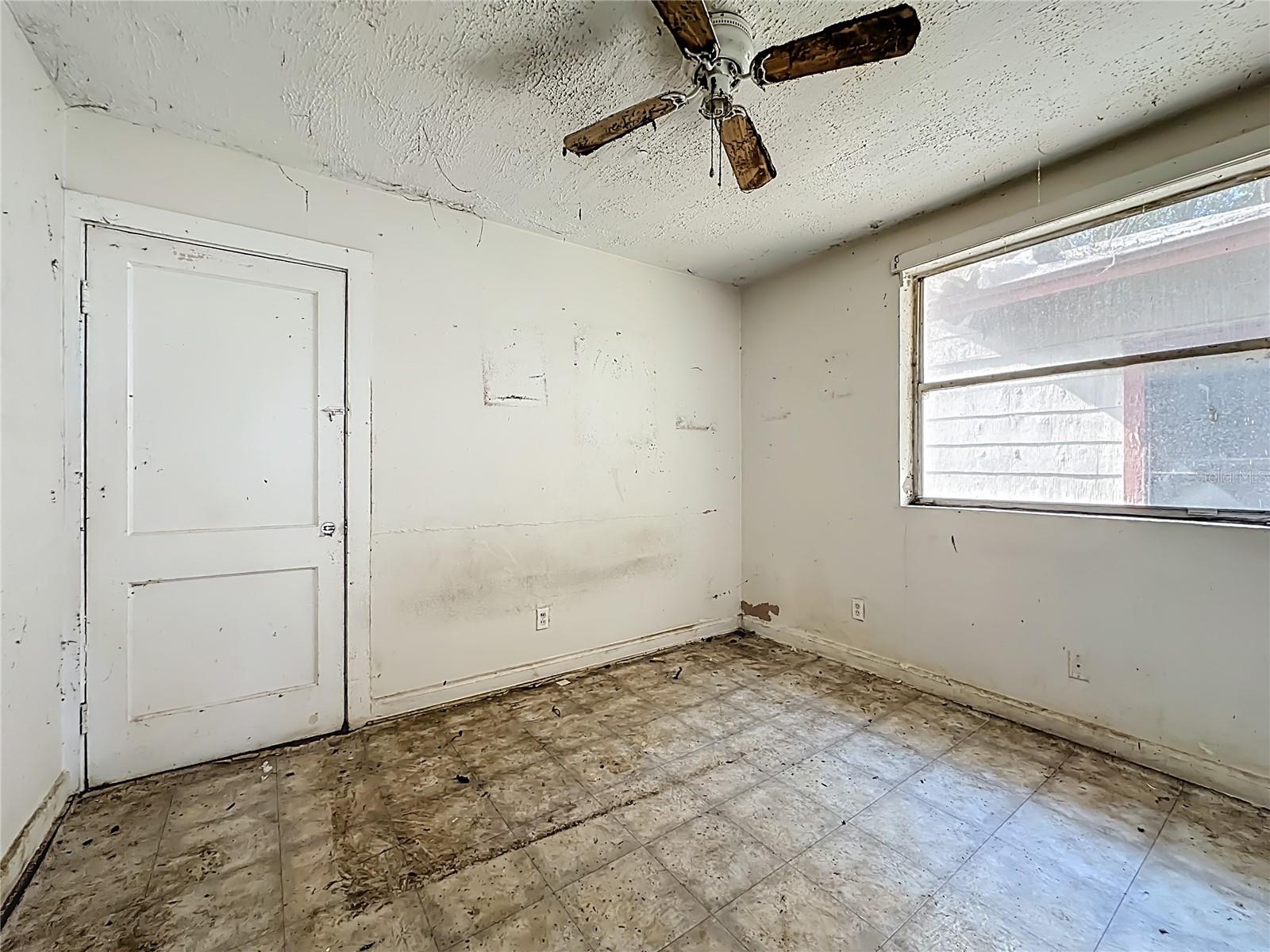 Image 21 of 30 For 1227 3rd Street