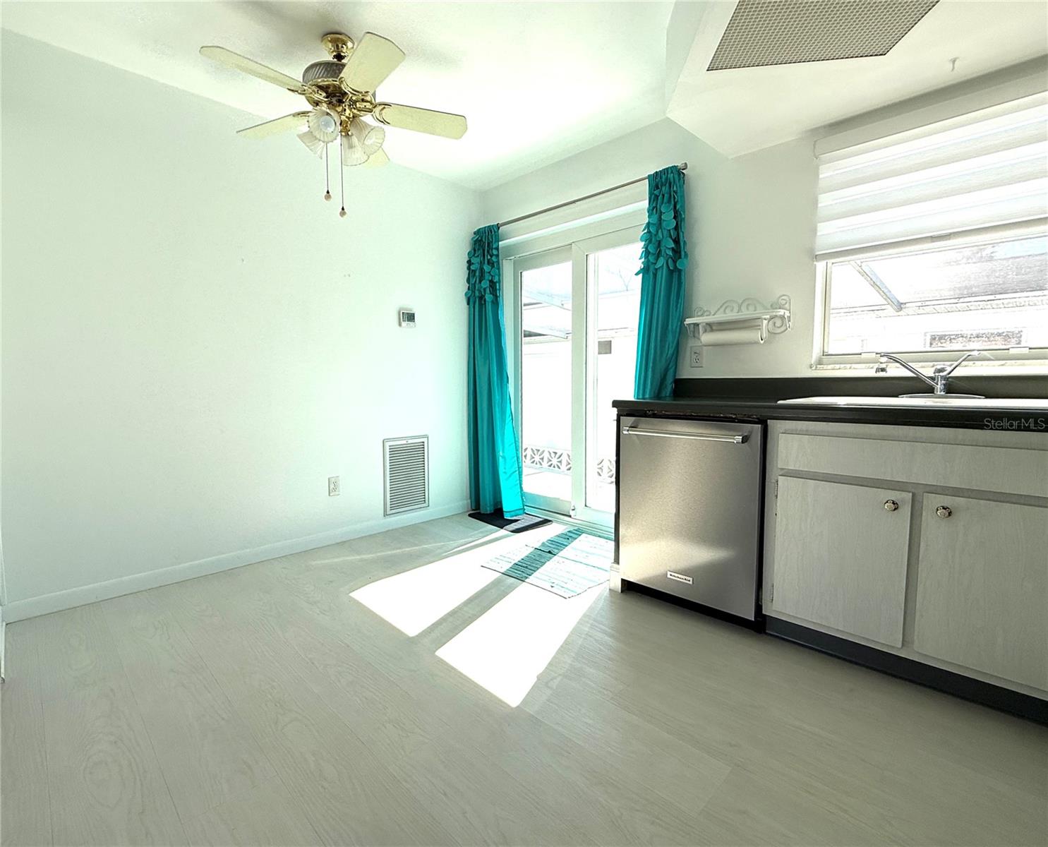 Image 10 of 29 For 12400 Park Blvd Boulevard 524