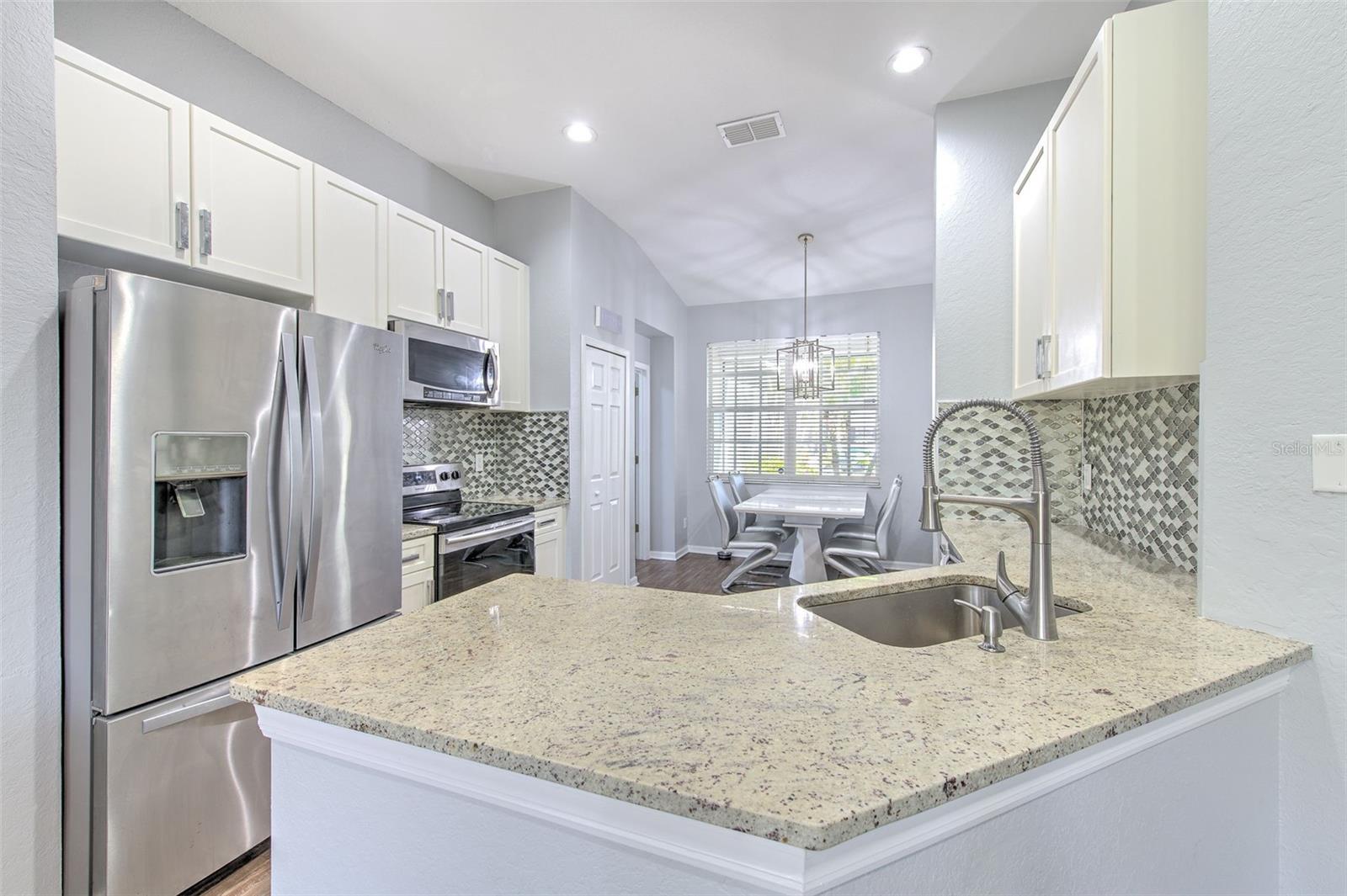 Listing photo id 10 for 10909 Holly Cone Drive